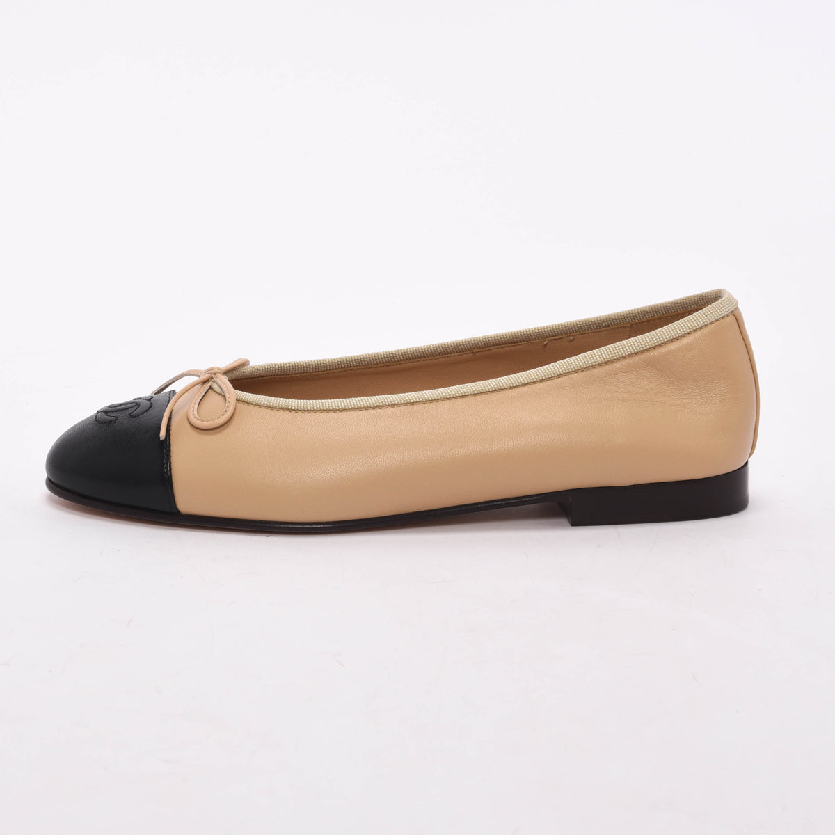 Chanel Beige & Black Lambskin CC Ballet Flats 36 for Women