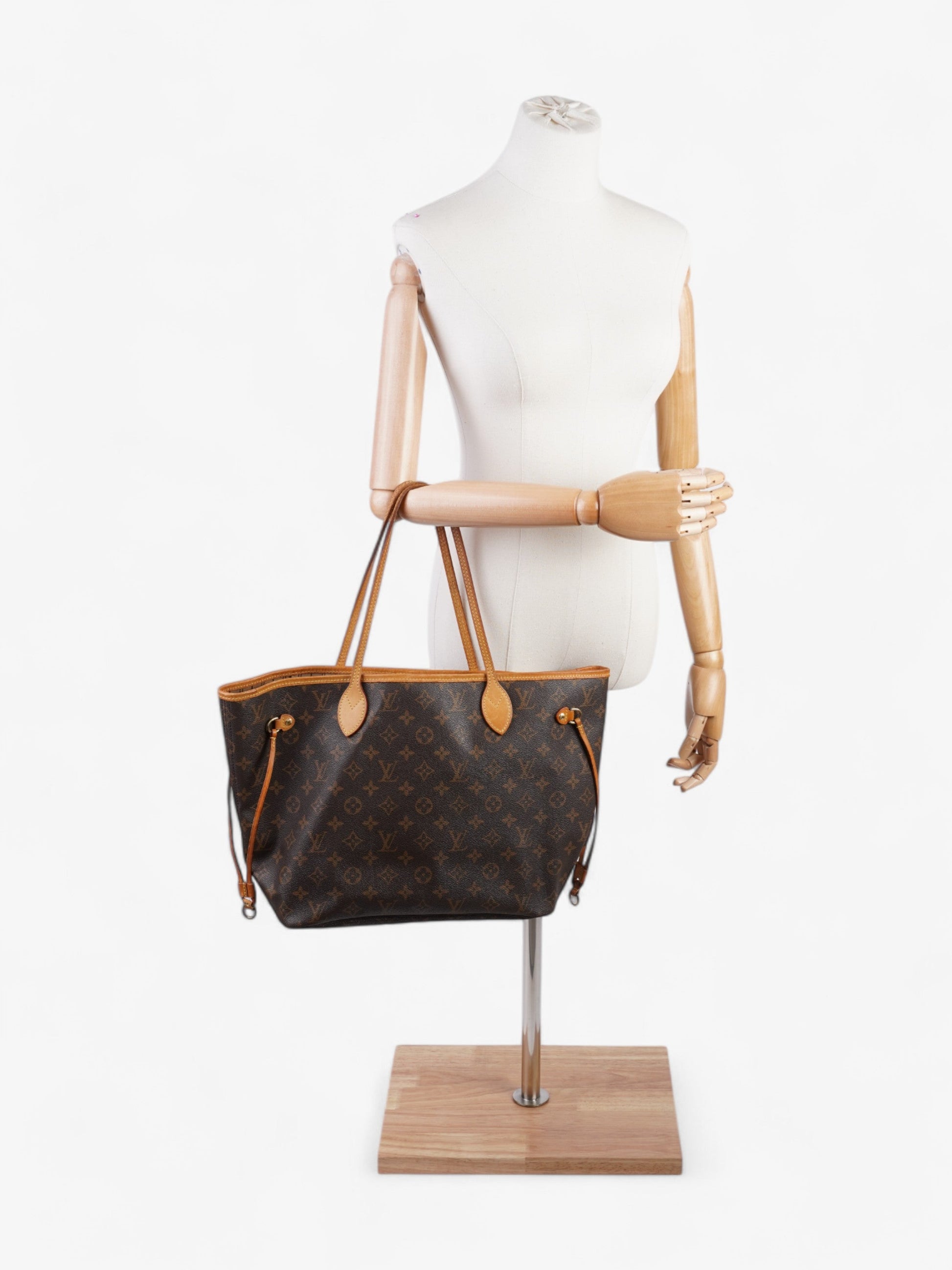 Louis Vuitton Neverfull Coated MM Monogram Canvas Coated Canvas Apparel Mm 44