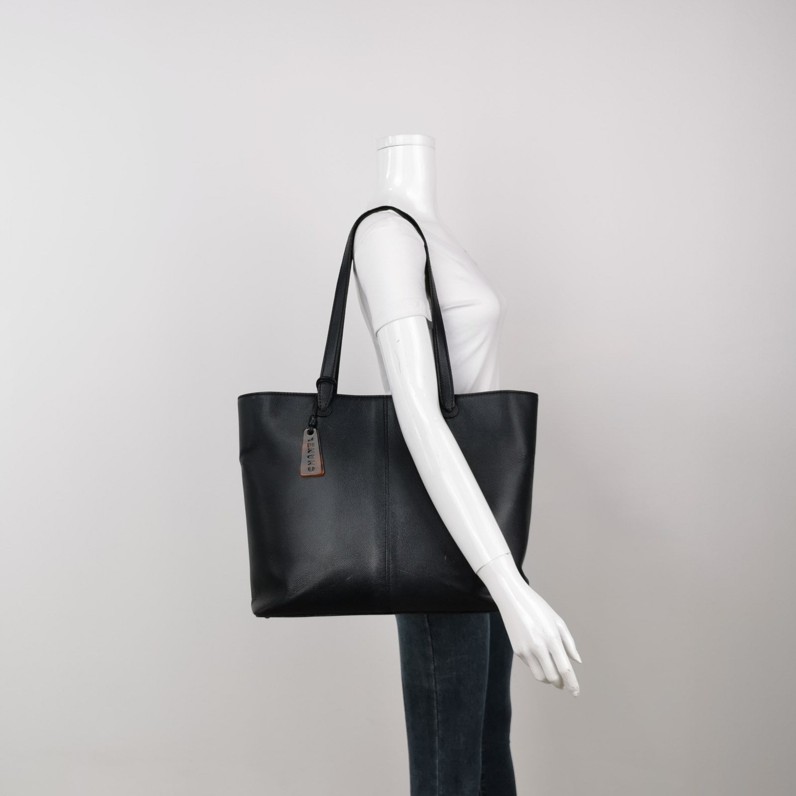 Chanel Black Leather Tote Bag 4