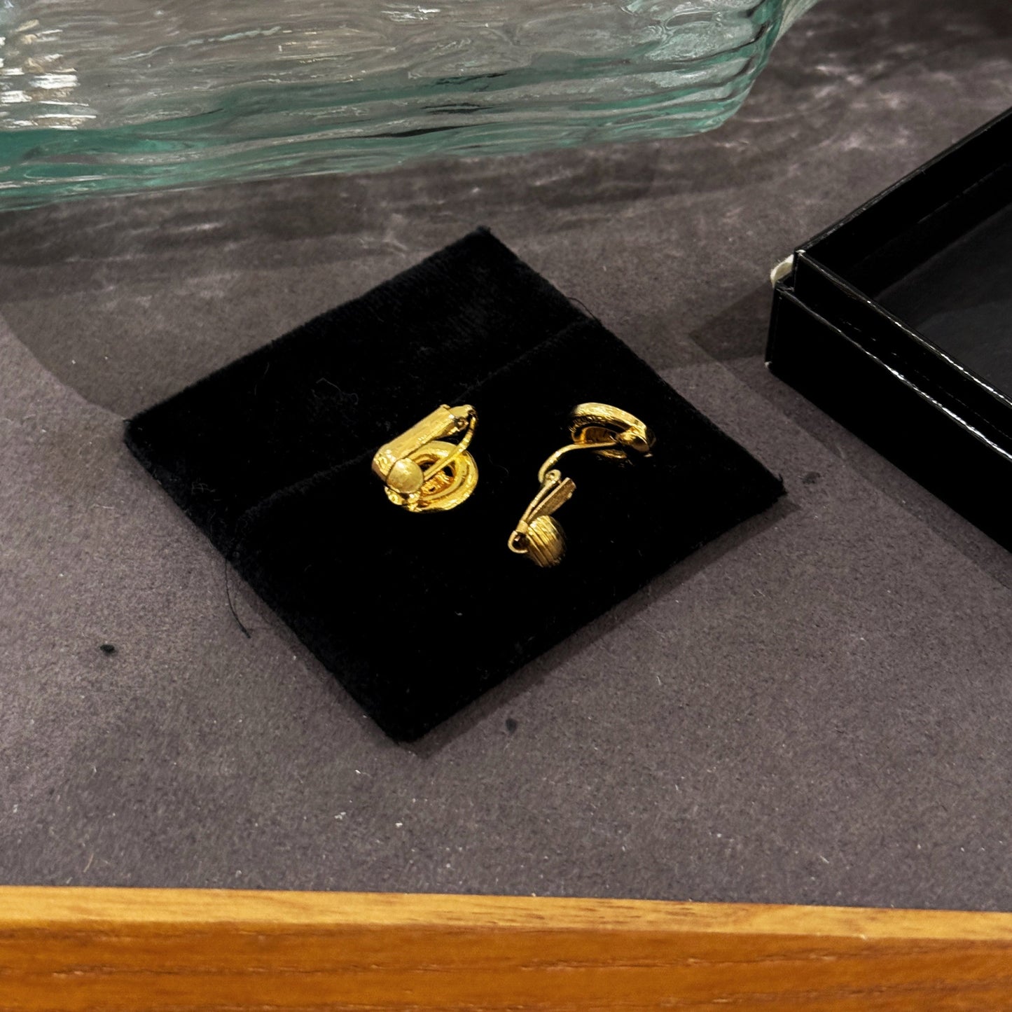 Chanel   Ear clip