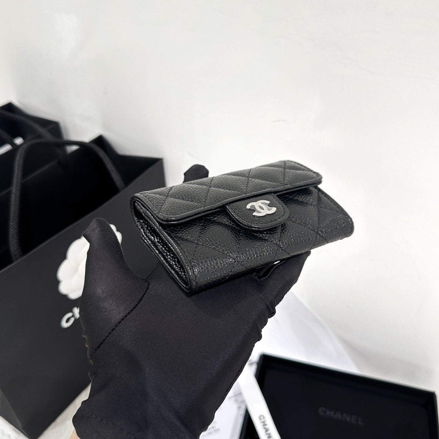 Chanel classic caviar card holder?Brand new?