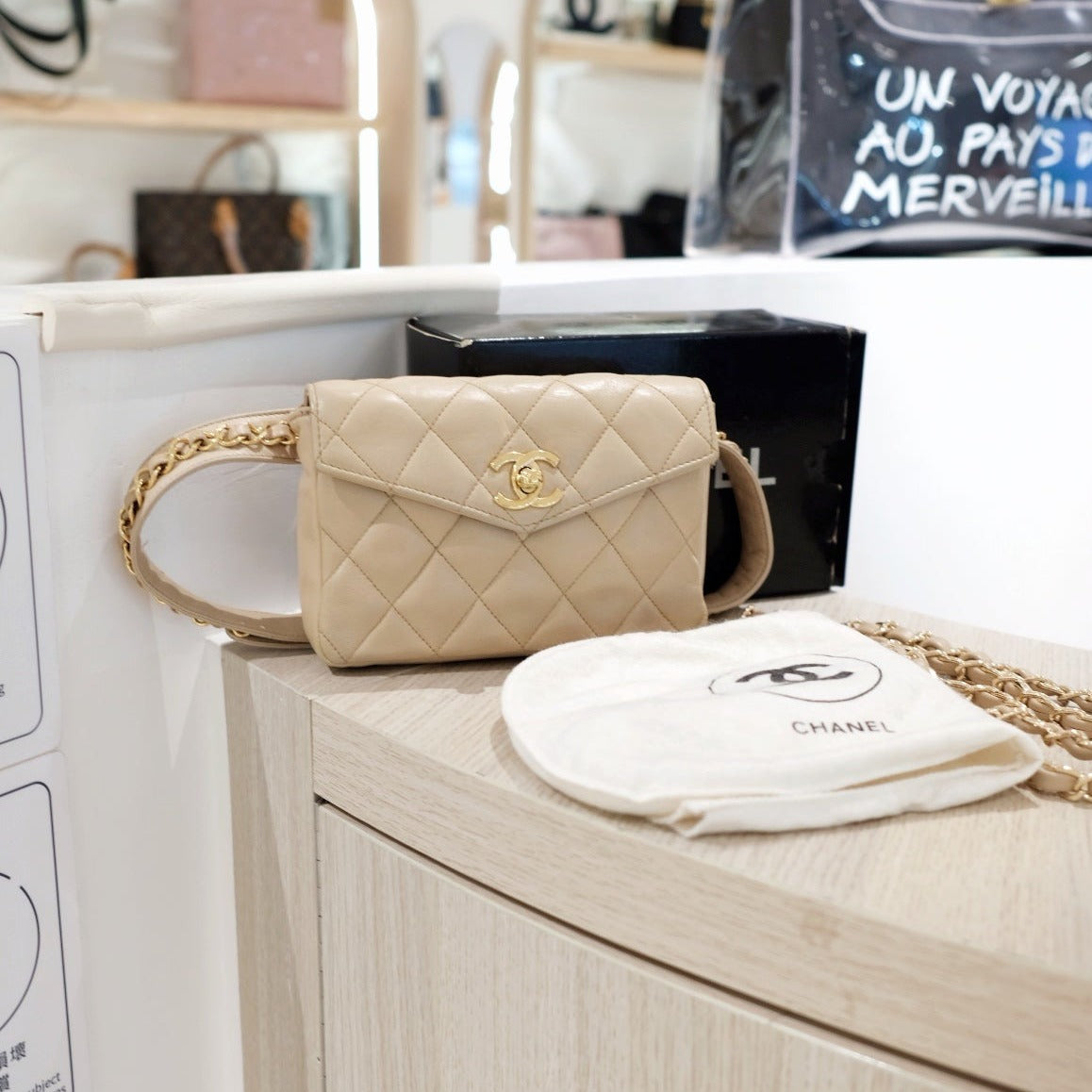 Chanel   quilted sheepskin CC belt bag+chain