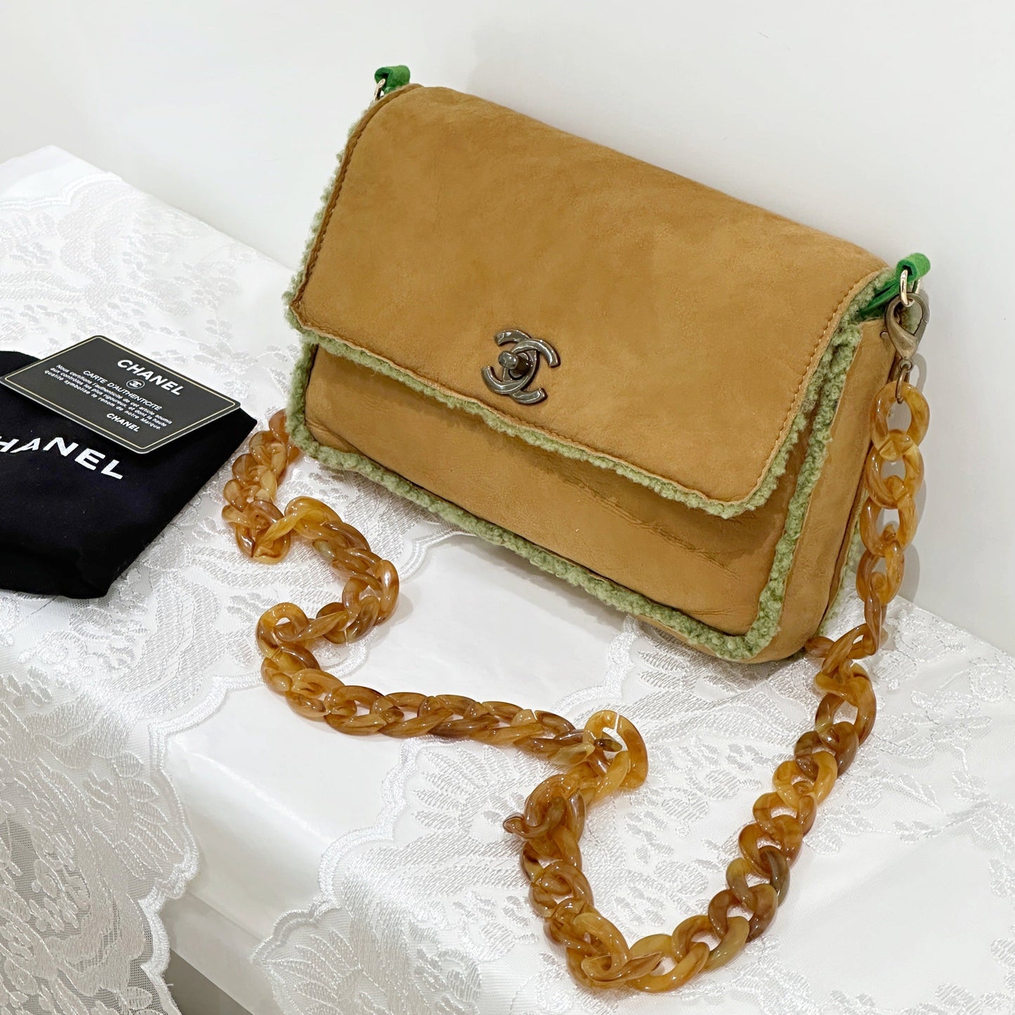 Chanel   suede clutch+chain
