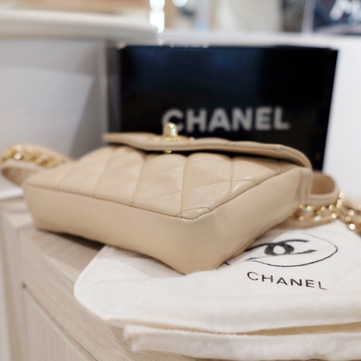 Chanel   quilted sheepskin CC belt bag+chain