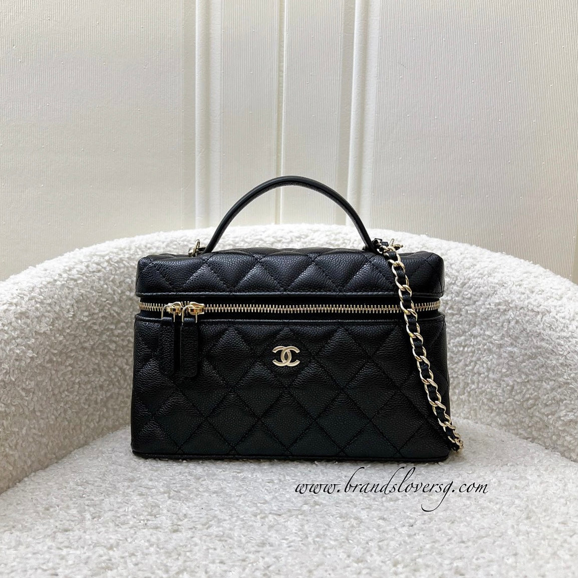 Chanel 25C Vanity / Clutch with Chain (lp Style Bag) in Black Caviar and Lghw