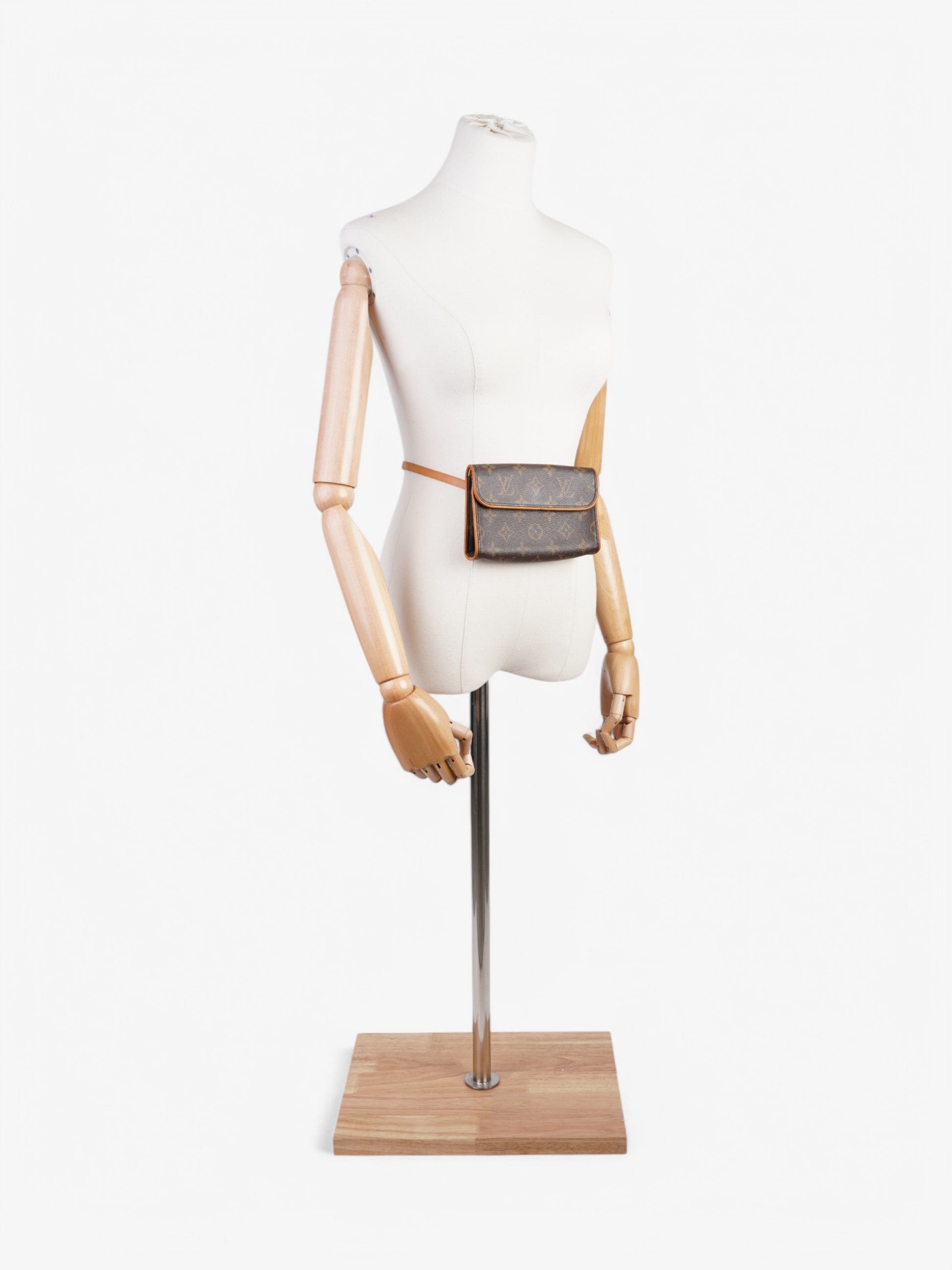 Louis Vuitton Pochette Florentine Coated S Monogram Canvas Coated Canvas Apparel