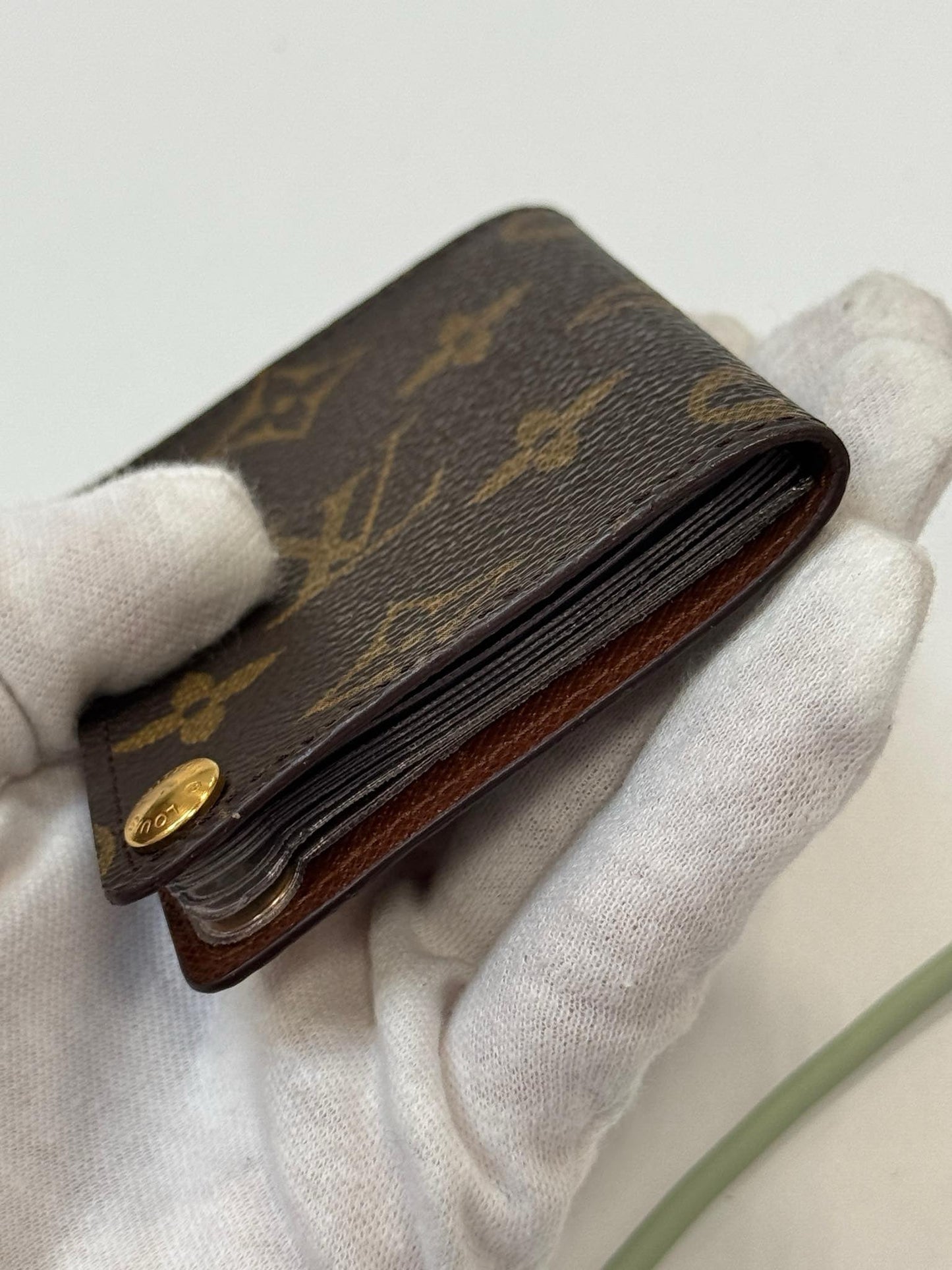 Louis Vuitton T key case Fashion Accessory