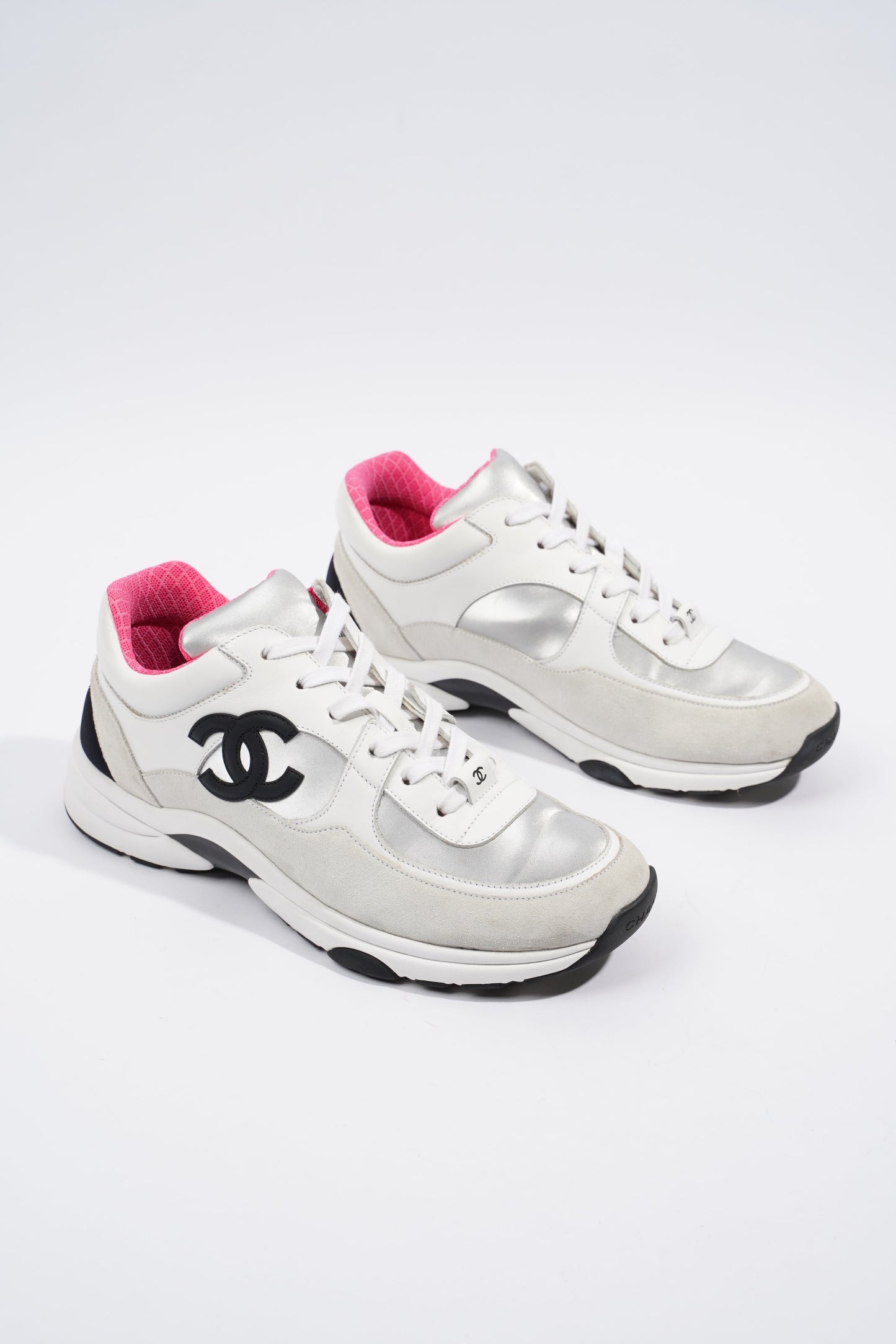 Chanel CC Logo Sneaker White   Silver   Black Suede EU 38.5 UK 5.5