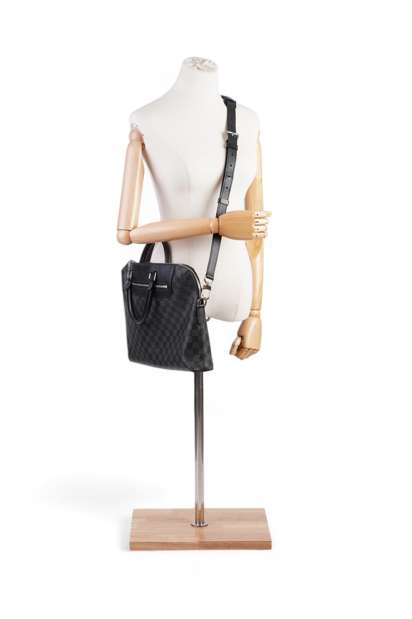 Louis Vuitton Porte-Documents Jour Graphite Coated NM Canvas Coated Canvas Damier Apparel
