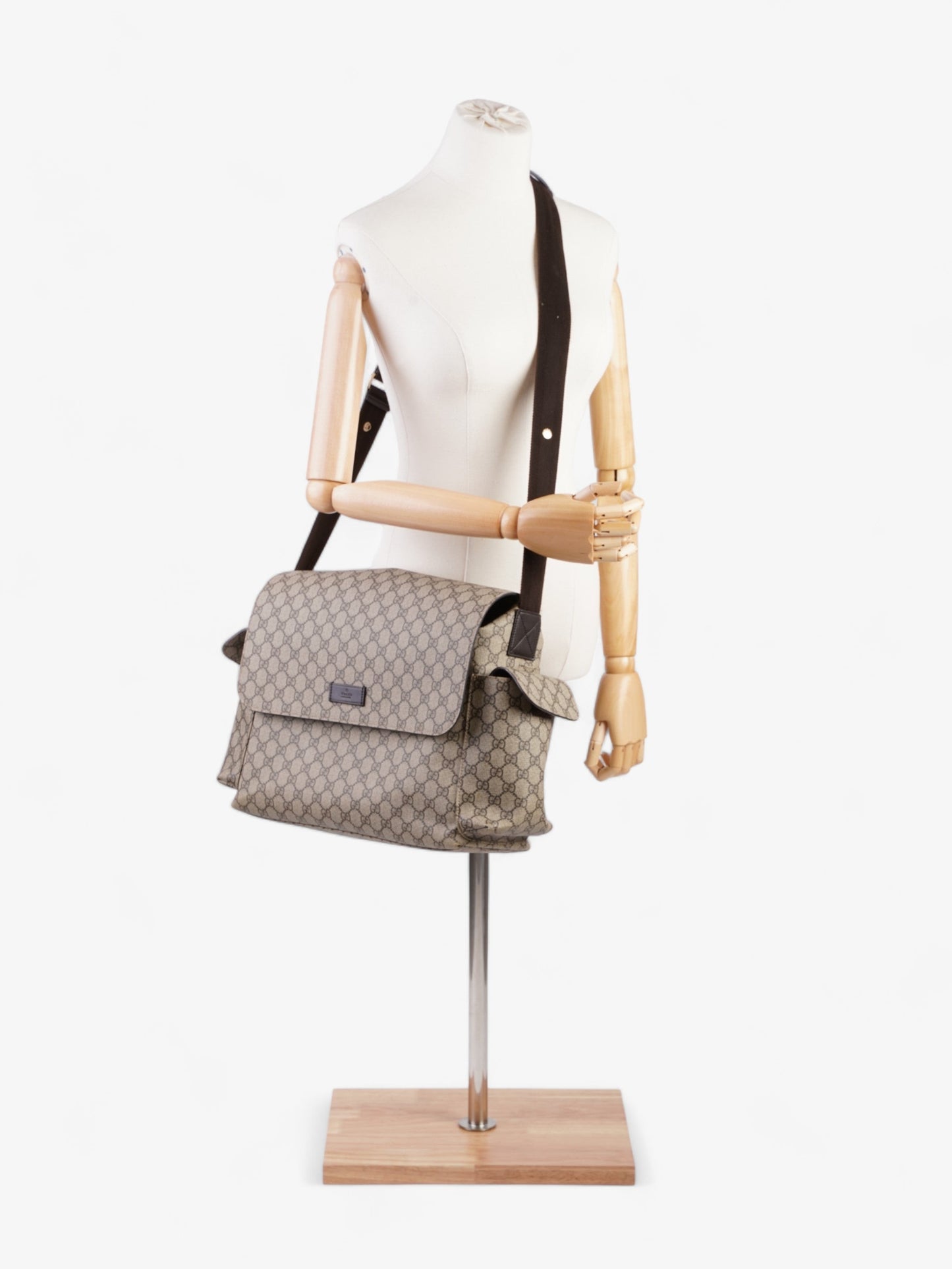 Gucci Baby Changing Bag And Ebony Supreme Coated Canvas Beige Shoulder Bag