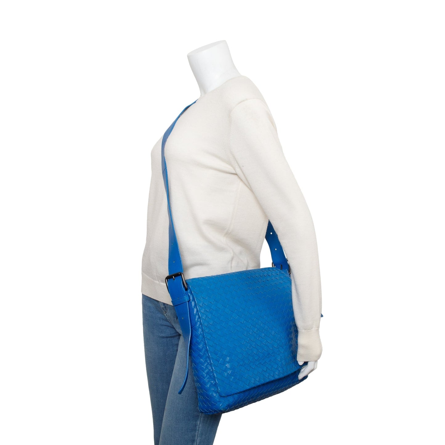Bottega Veneta Intrecciato Cobble Messenger Bag Leather Blue Travel Bag