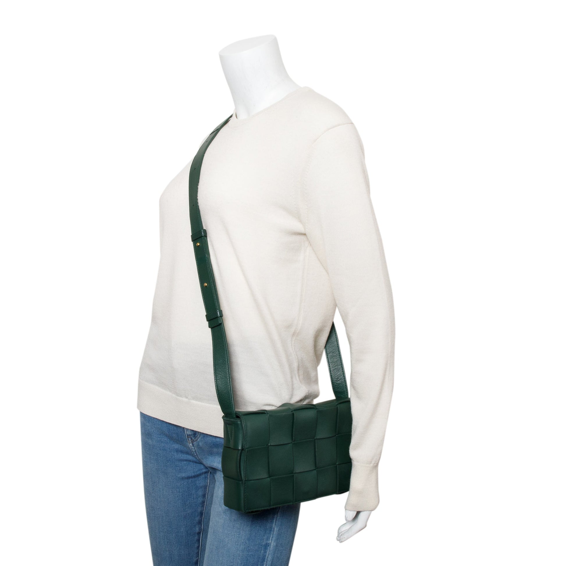 Bottega Veneta Intrecciato Lambskin Classic Cassette Bag Leather Green Travel Bag