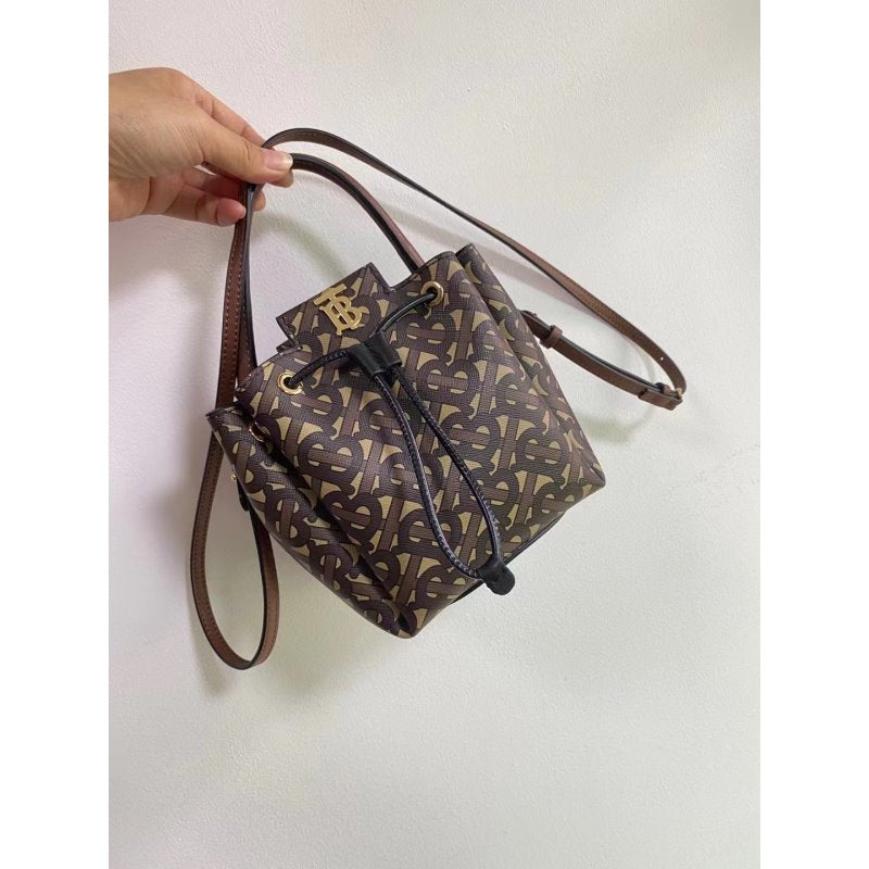 Burberry Burberry Bucket Bag Bbr00269