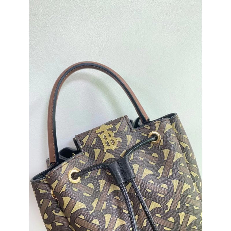 Burberry Burberry Bucket Bag Bbr00269
