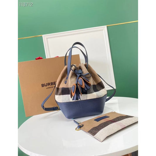 Burberry Burberry Bucket Bag Bbr00275