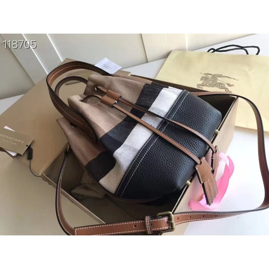 Burberry Burberry Bucket Bag Bbr00277