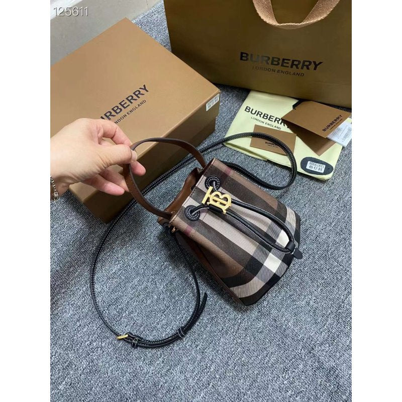 Burberry Burberry Mini Bucket Bag Bgmp0574