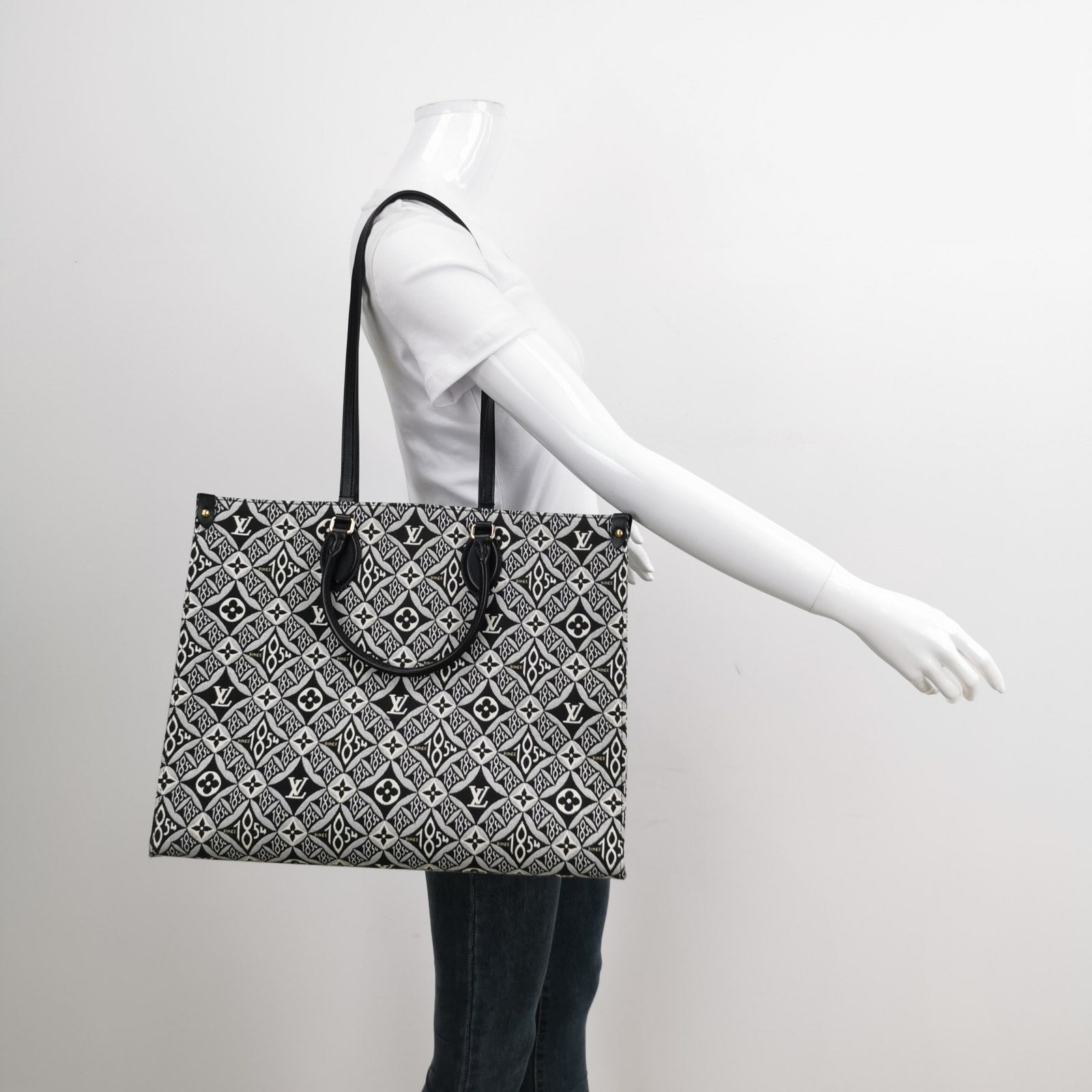 Louis Vuitton OnTheGo Since Jacquard Cowhide GM Leather Black Grey Multicolor Tote Bag