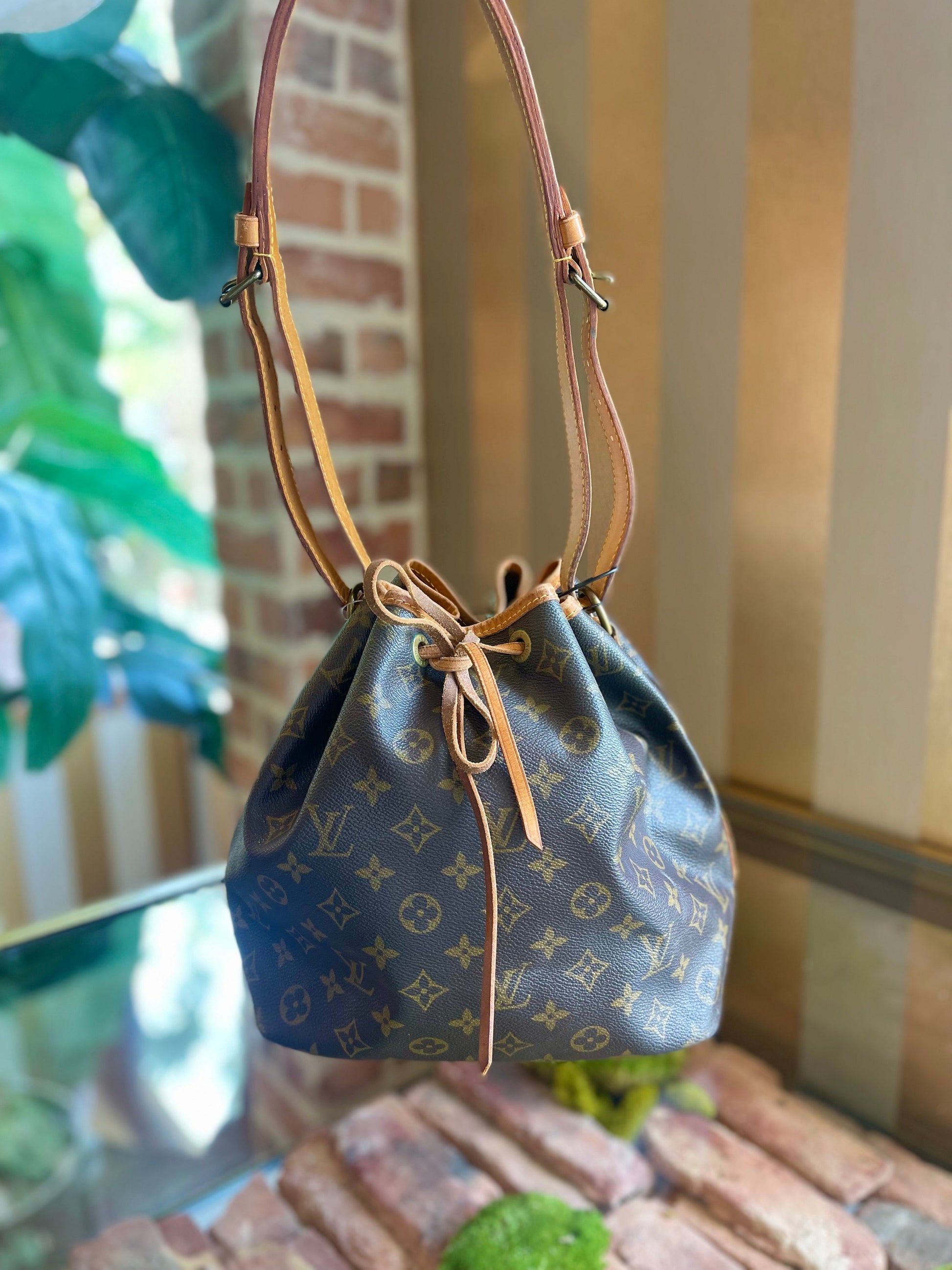 LOUIS VUITTON   Noe Brown Monogram Canvas Bucket Bag