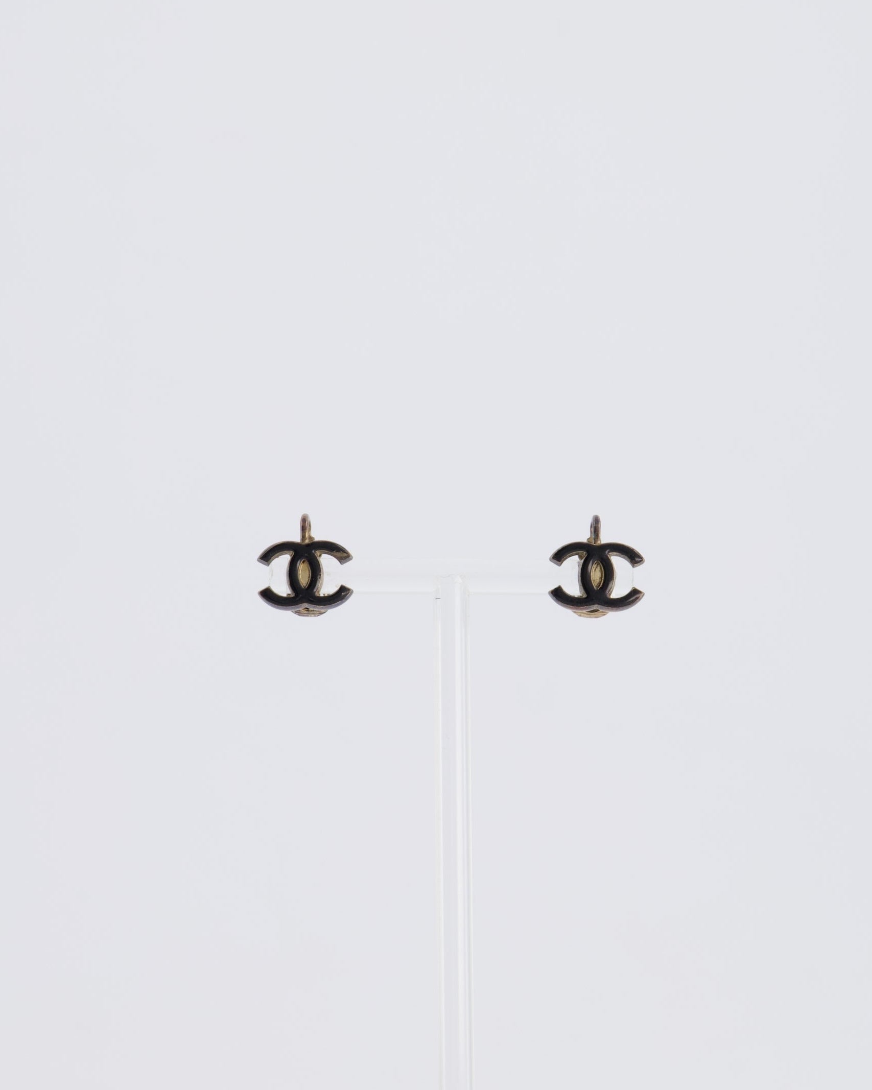 Chanel *hot* Ruthenium and Black Enamel CC Logo Earrings