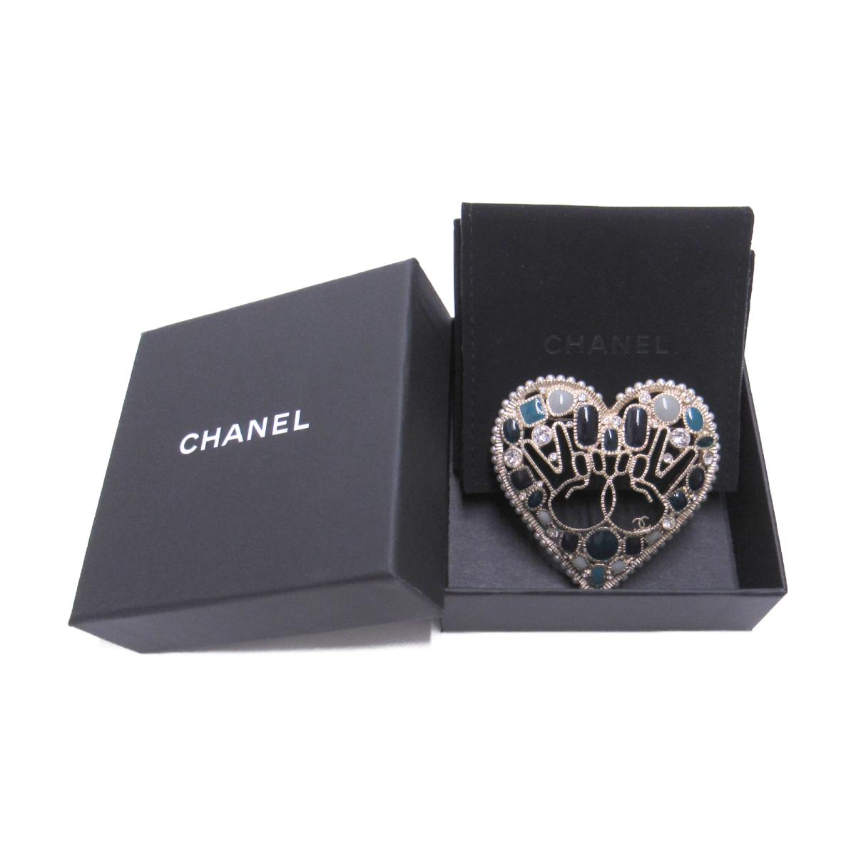 Chanel CC HEART BROOCH Handbag