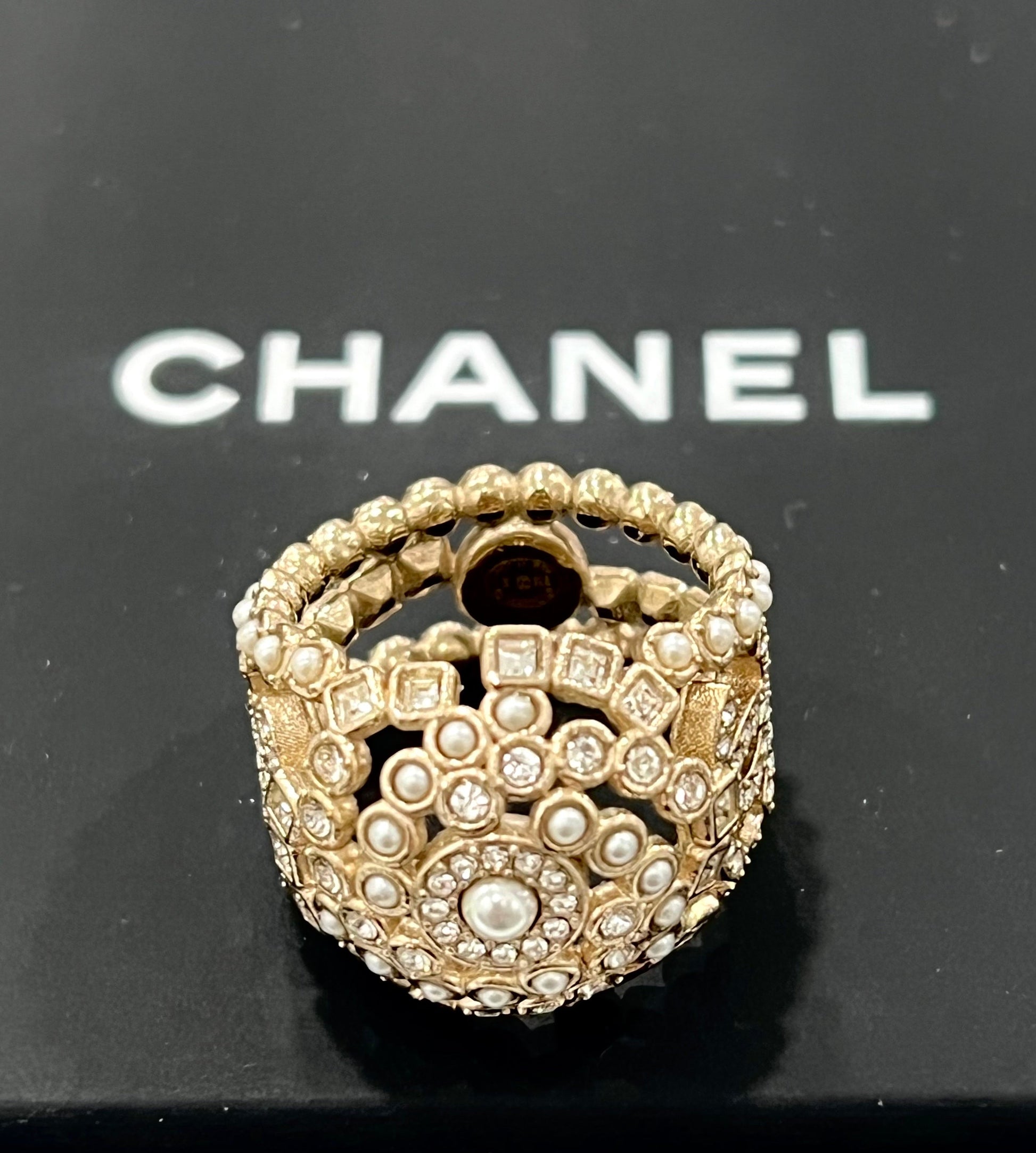 CHANEL CAMELLIA CRYSTAL PEARL RING