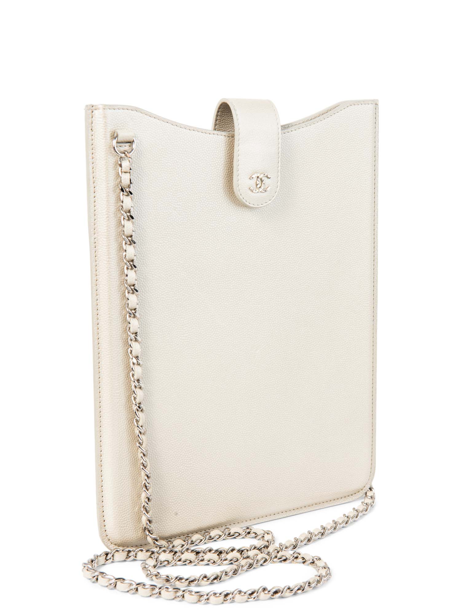 Chanel CC Logo Caviar Messenger Bag Pearl Eggshell White