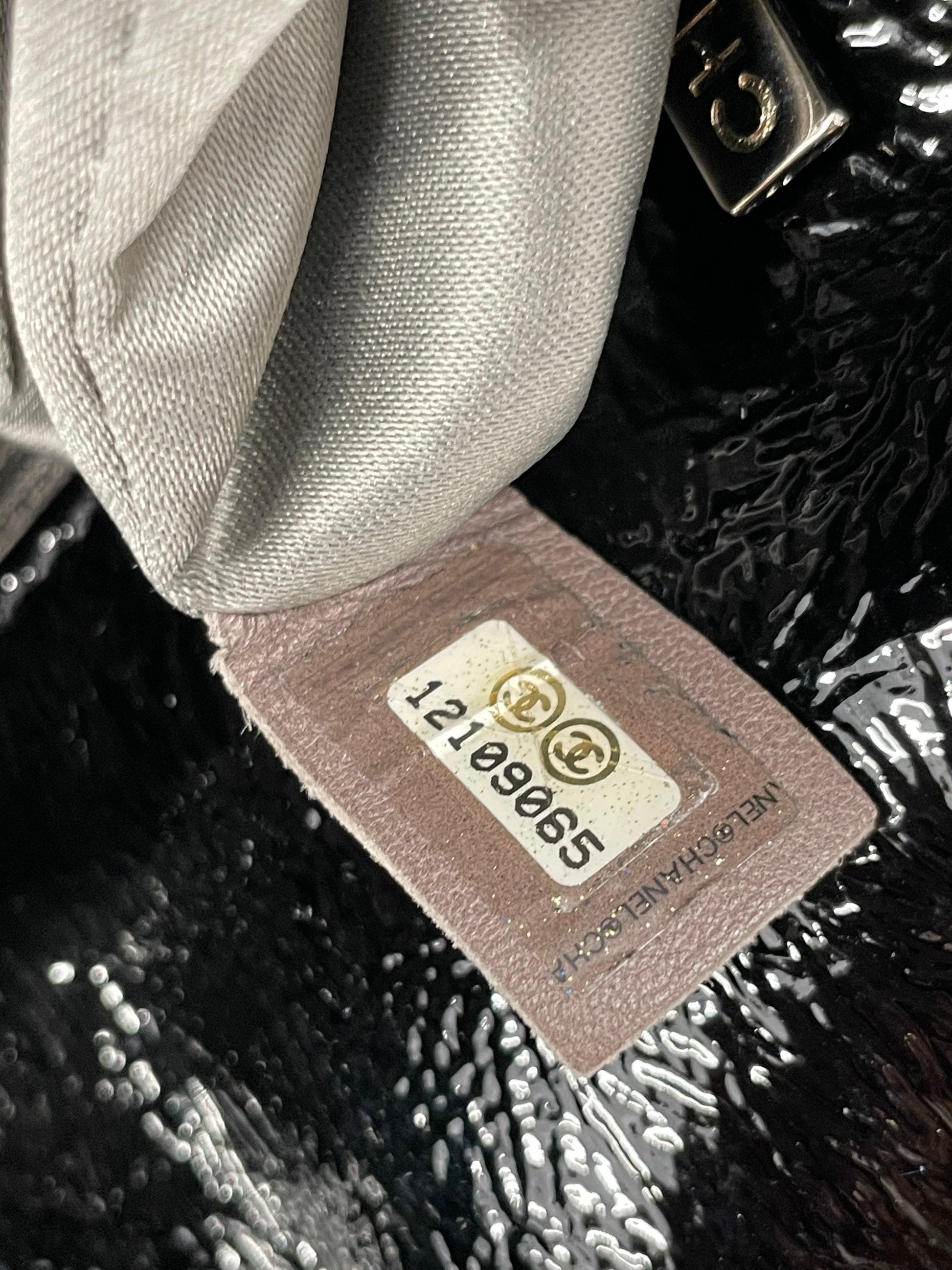 Chanel CC Logo Patent Leather Modern Chain Flap Bag Black