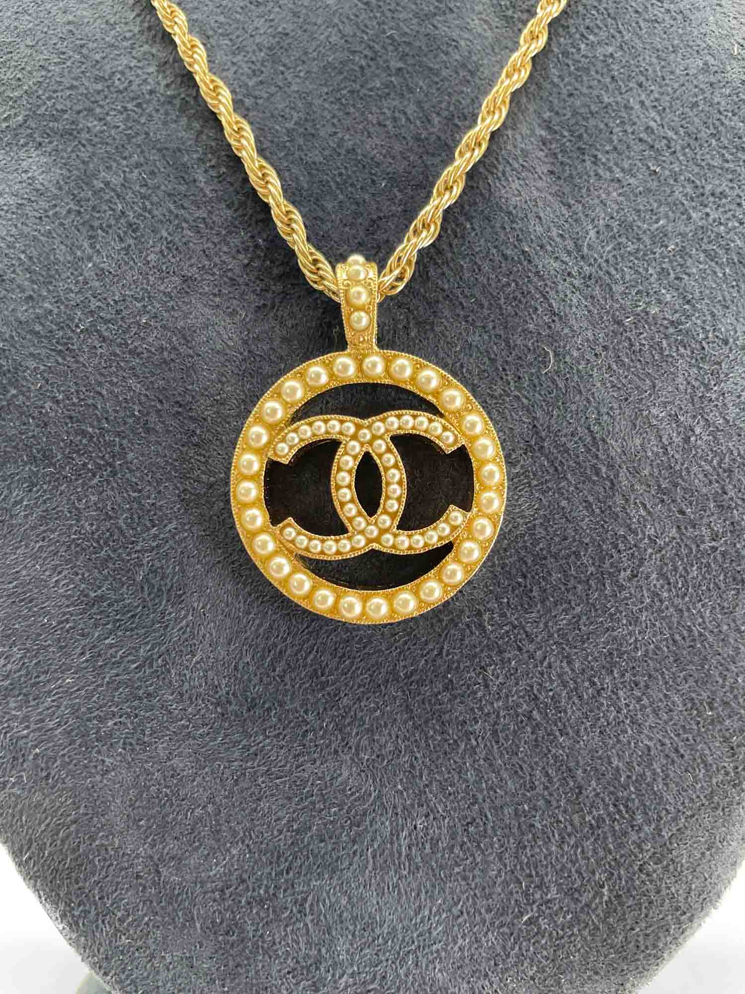 Chanel CC Logo Pearl Adjustable Necklace Gold