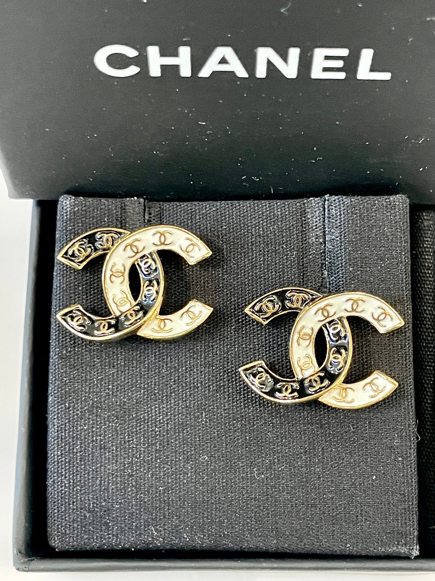 CHANEL CC GOLD TONE & ENAMEL STUD EARRINGS