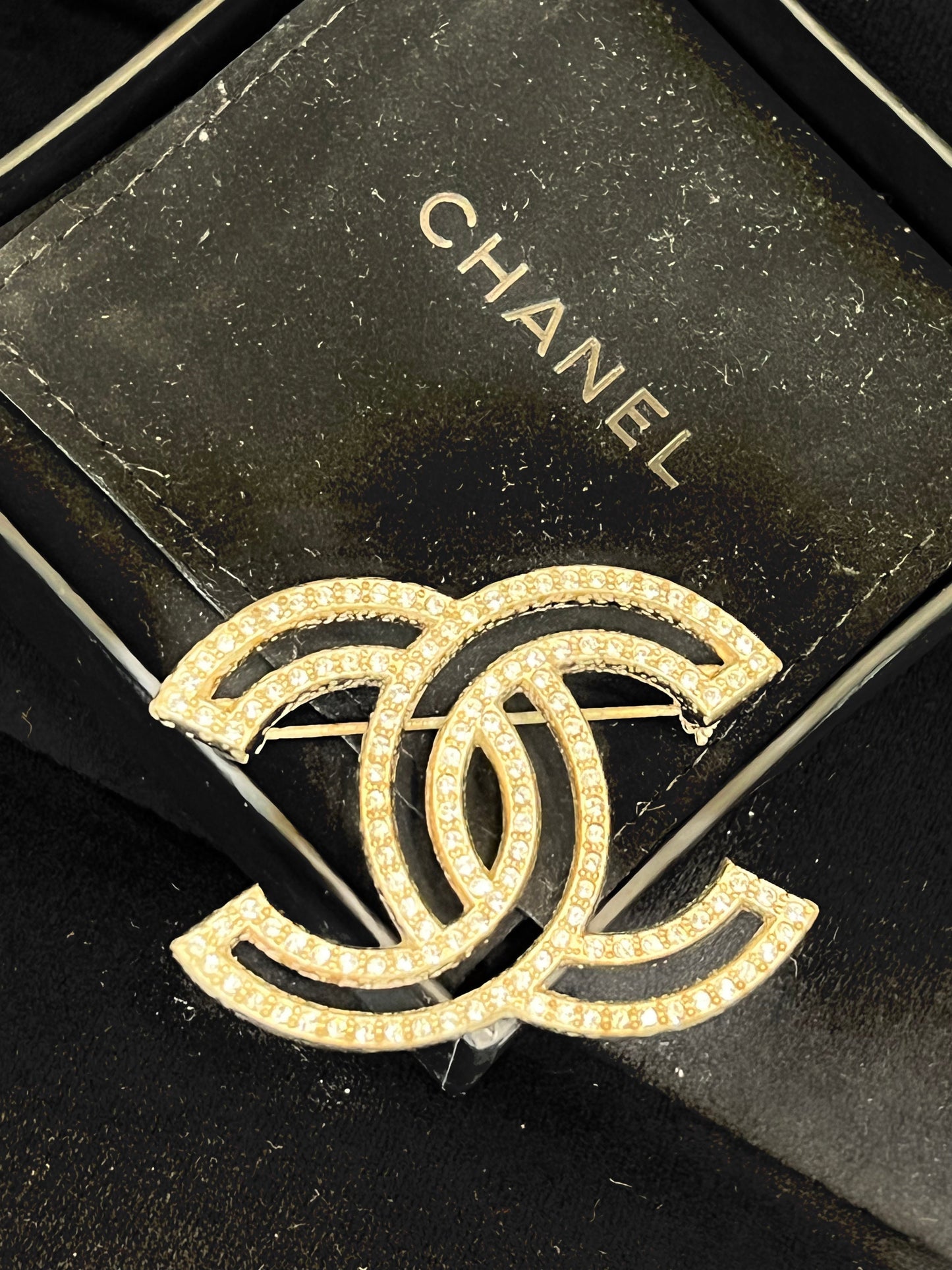 Chanel CRYSTAL CC LIGHT -TONE BROOCH Gold Handbag