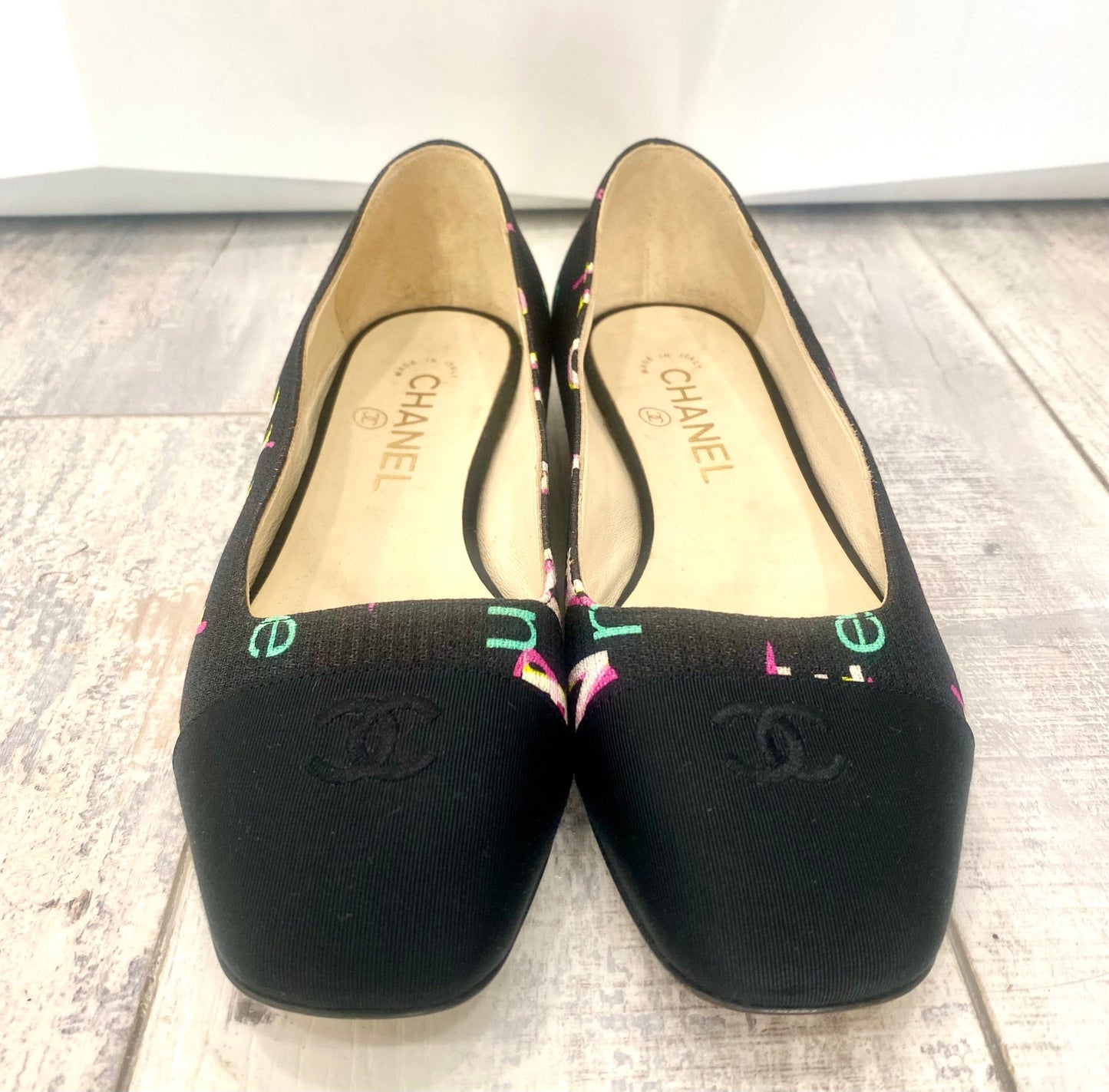 CHANEL MULTICOLOR PRINT PUMPS