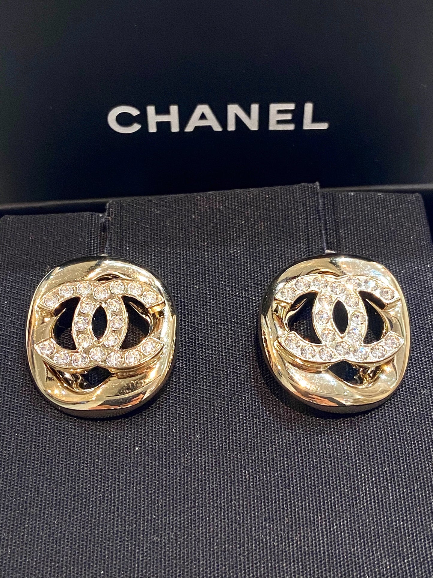 CHANEL STRASS GOLD PLATED CRYSTAL STUD EARRINGS
