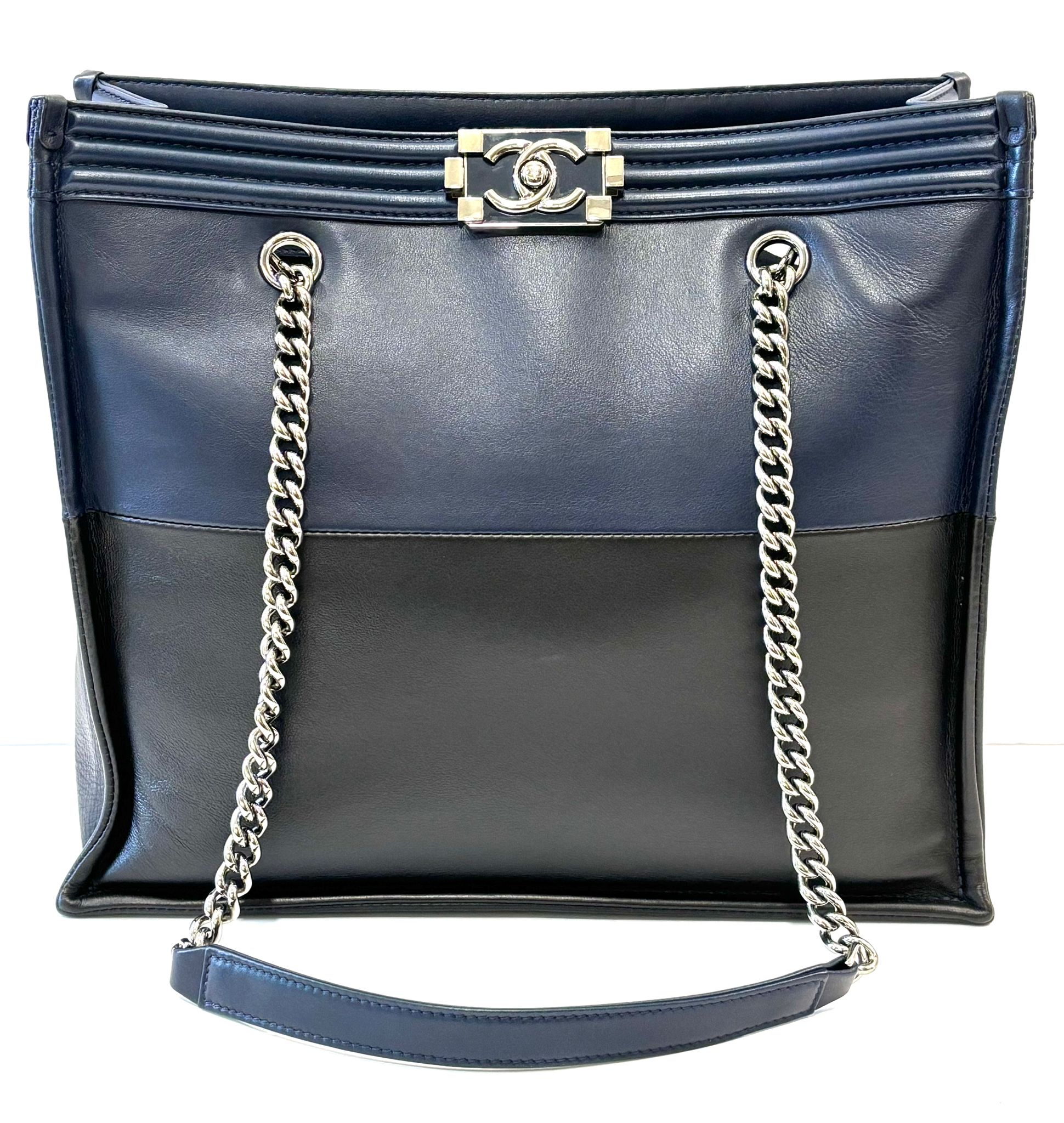 Chanel 21 Lambskin Chain Boy Chanel Tote BAG4