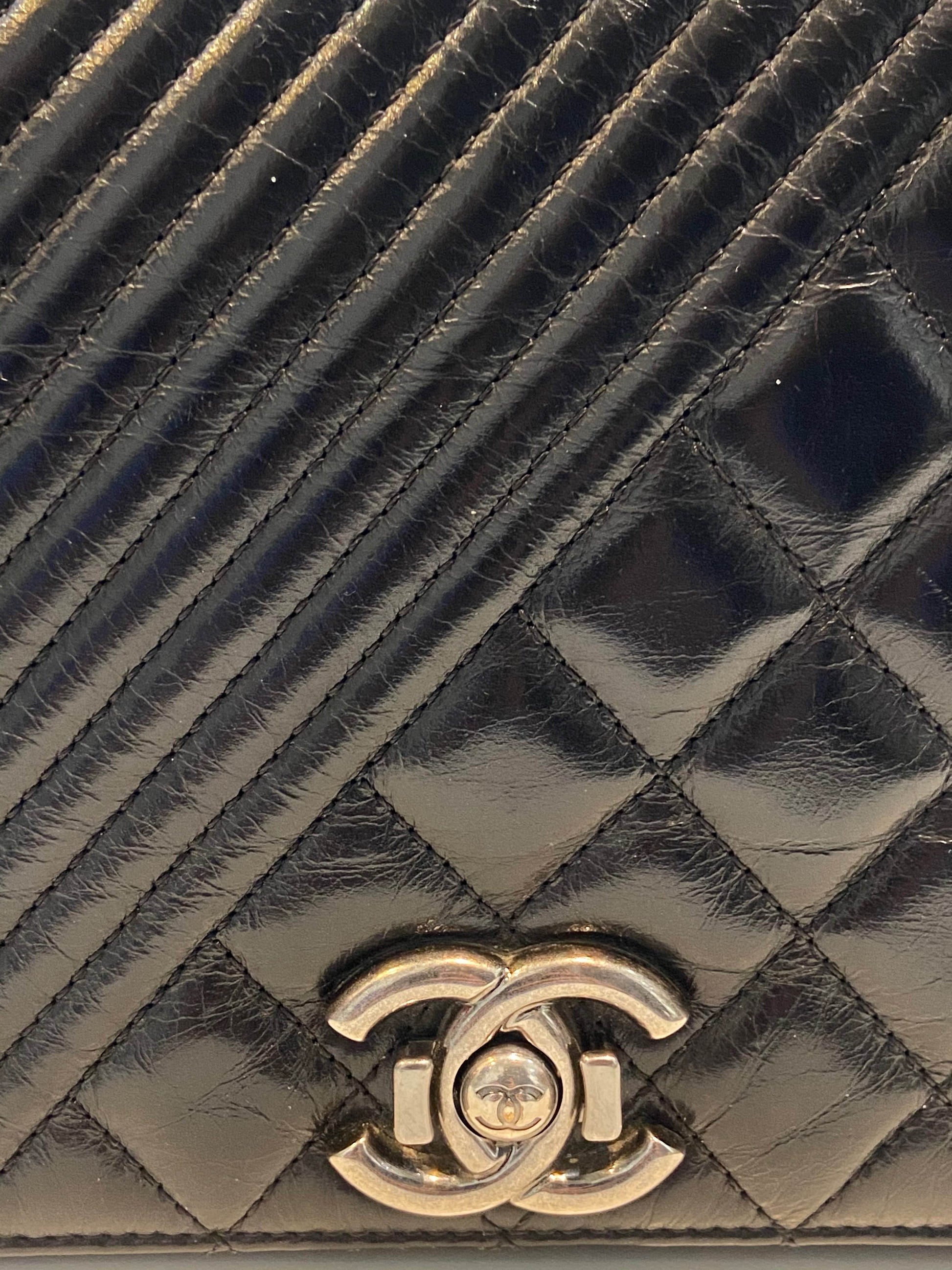 CHANEL MEDIUM FLAP BLACK LEATHER BAG