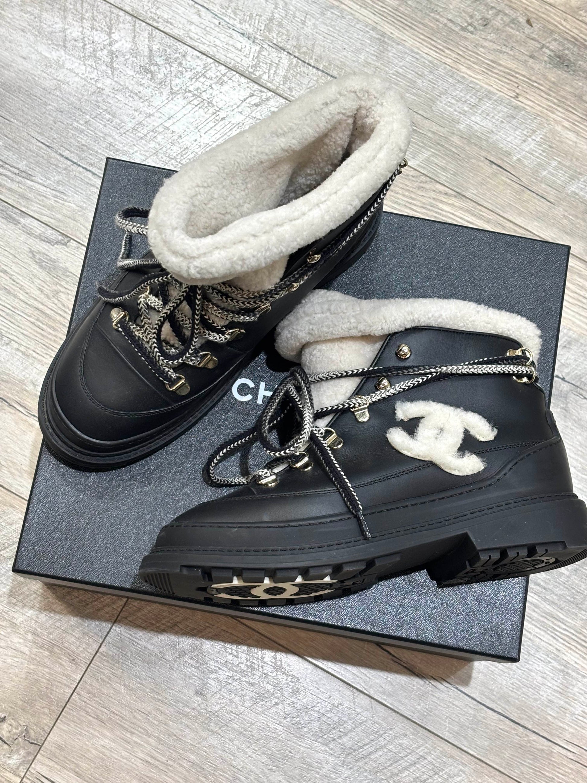CHANEL CC CALFSKIN LEATHER SHEARLING LACE-UP BOOTS