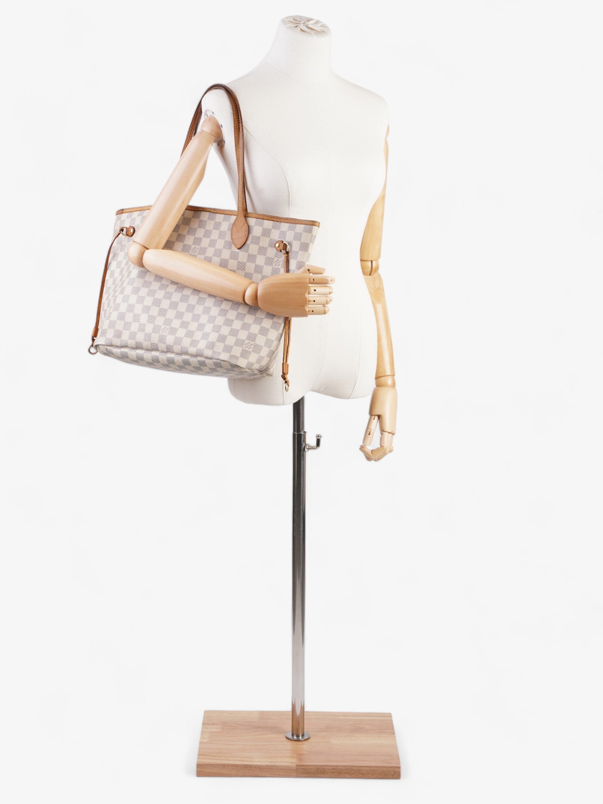 Louis Vuitton Neverfull MM Azur Coated Damier Canvas Coated Canvas Apparel Coated Canvas