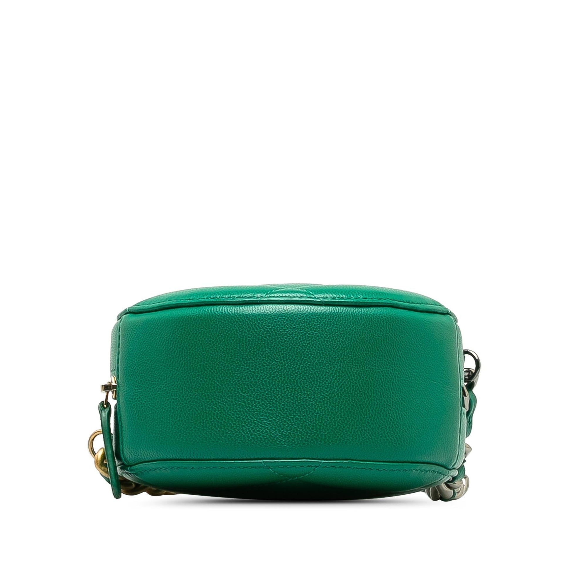 Chanel 19 Round Lambskin Clutch With Chain (SHG-pjBnNJ)