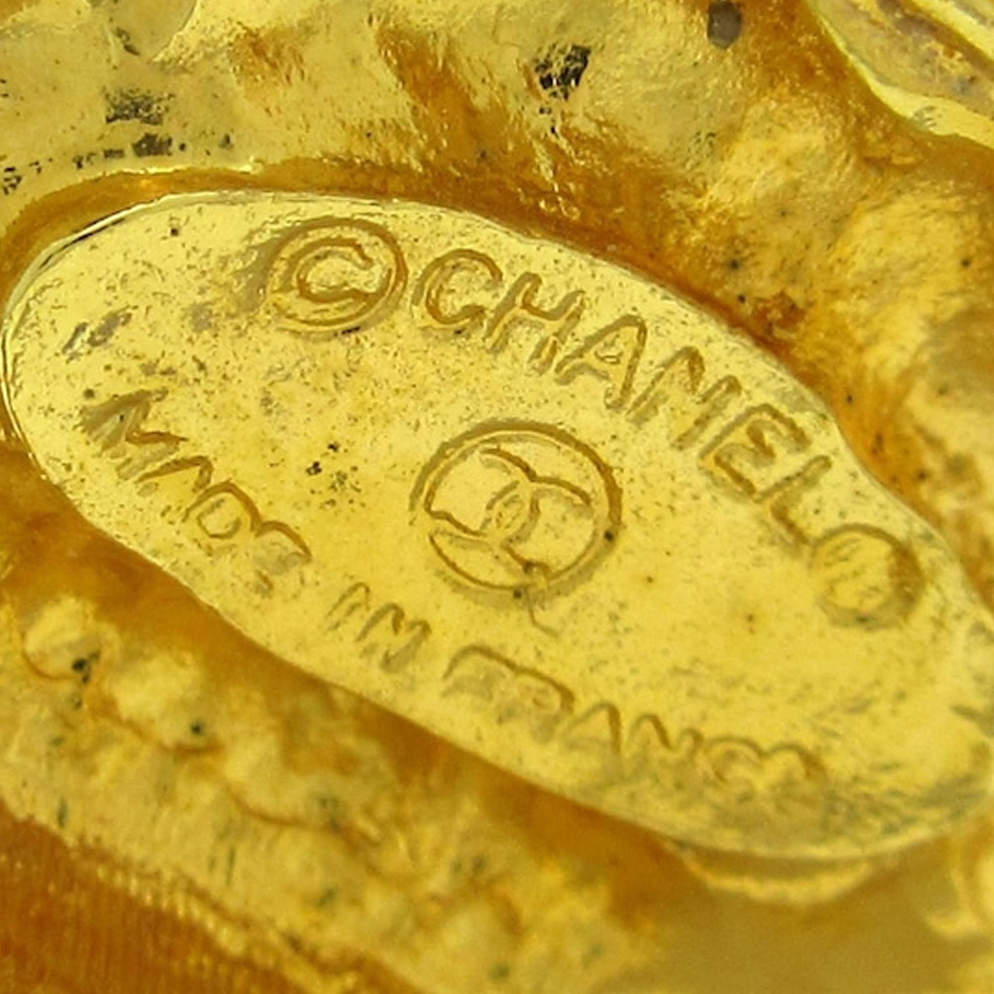 Chanel Arabesque Clip On Earrings (Shg-Xkpmkm)