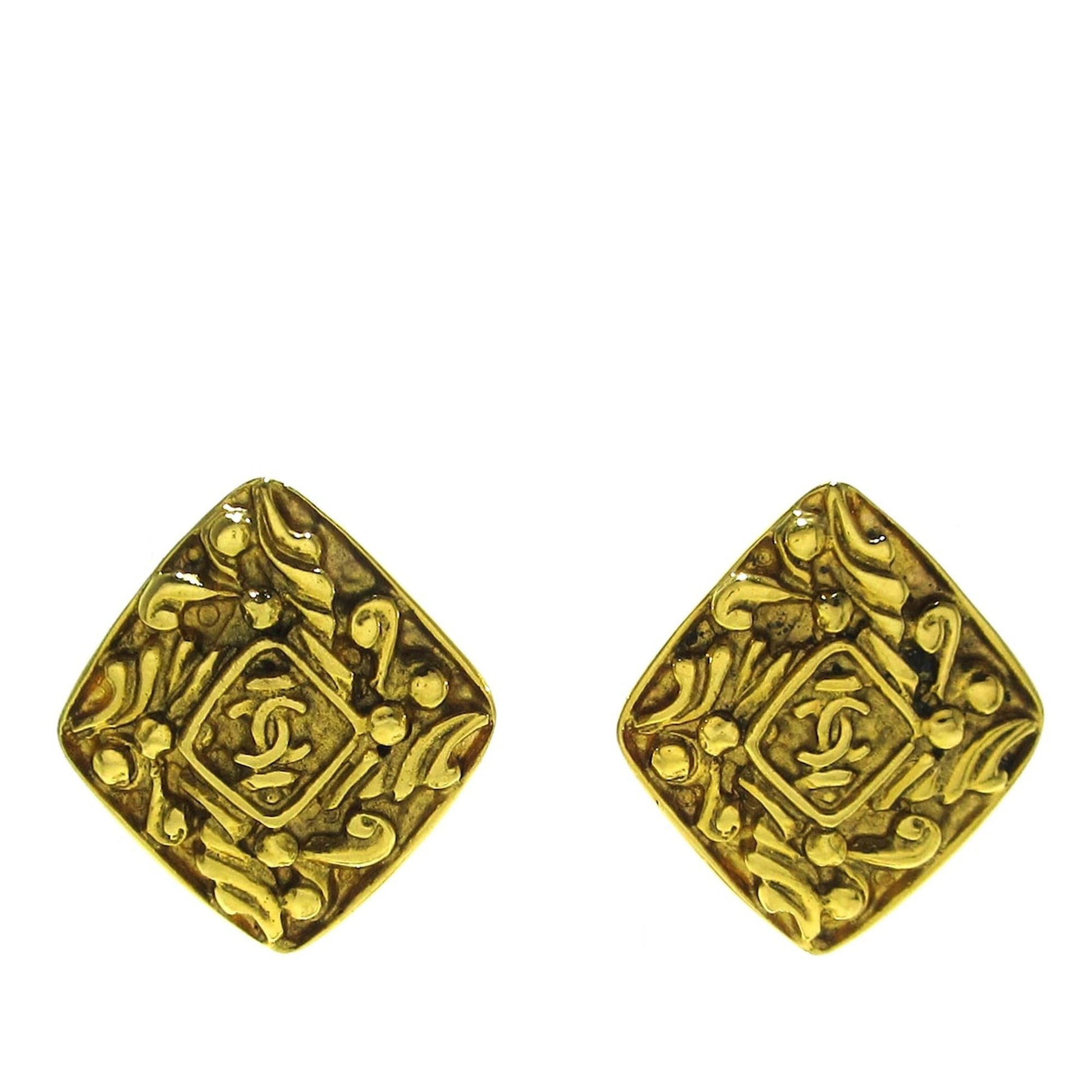 Chanel Arabesque Clip On Earrings (Shg-Xkpmkm)