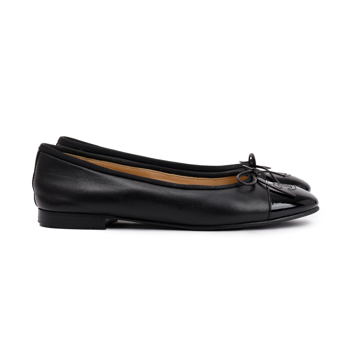 Chanel Interlocking CC Logo Flats Lambskin Black Shoes