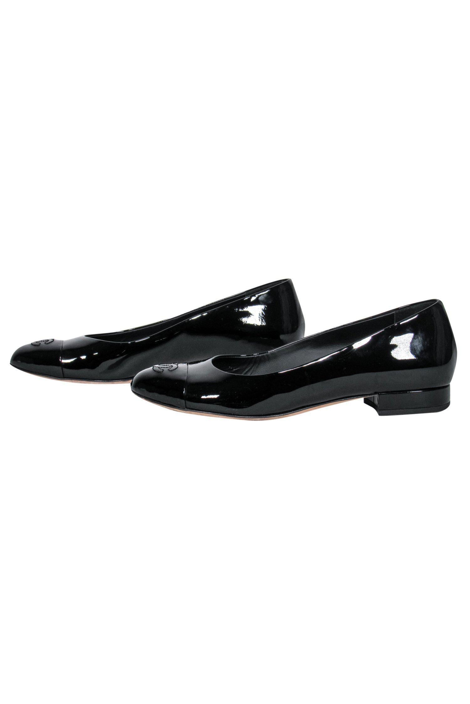Chanel - Black Patent Leather Flats w/ Logo Sz