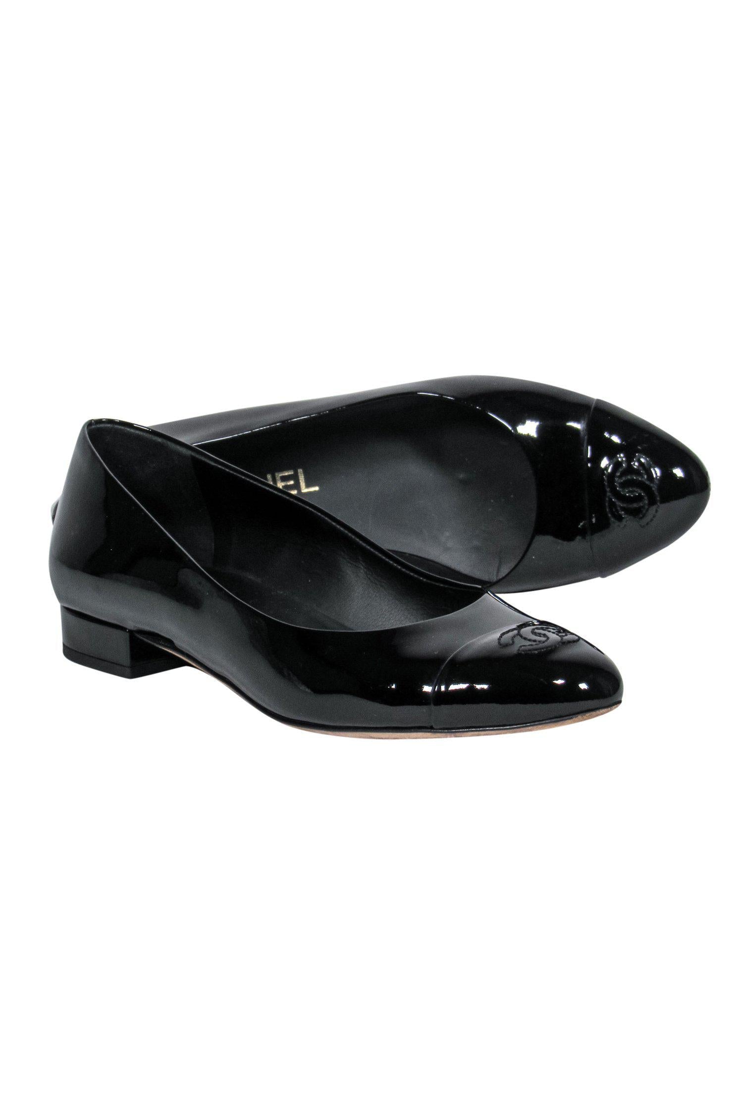 Chanel - Black Patent Leather Flats w/ Logo Sz
