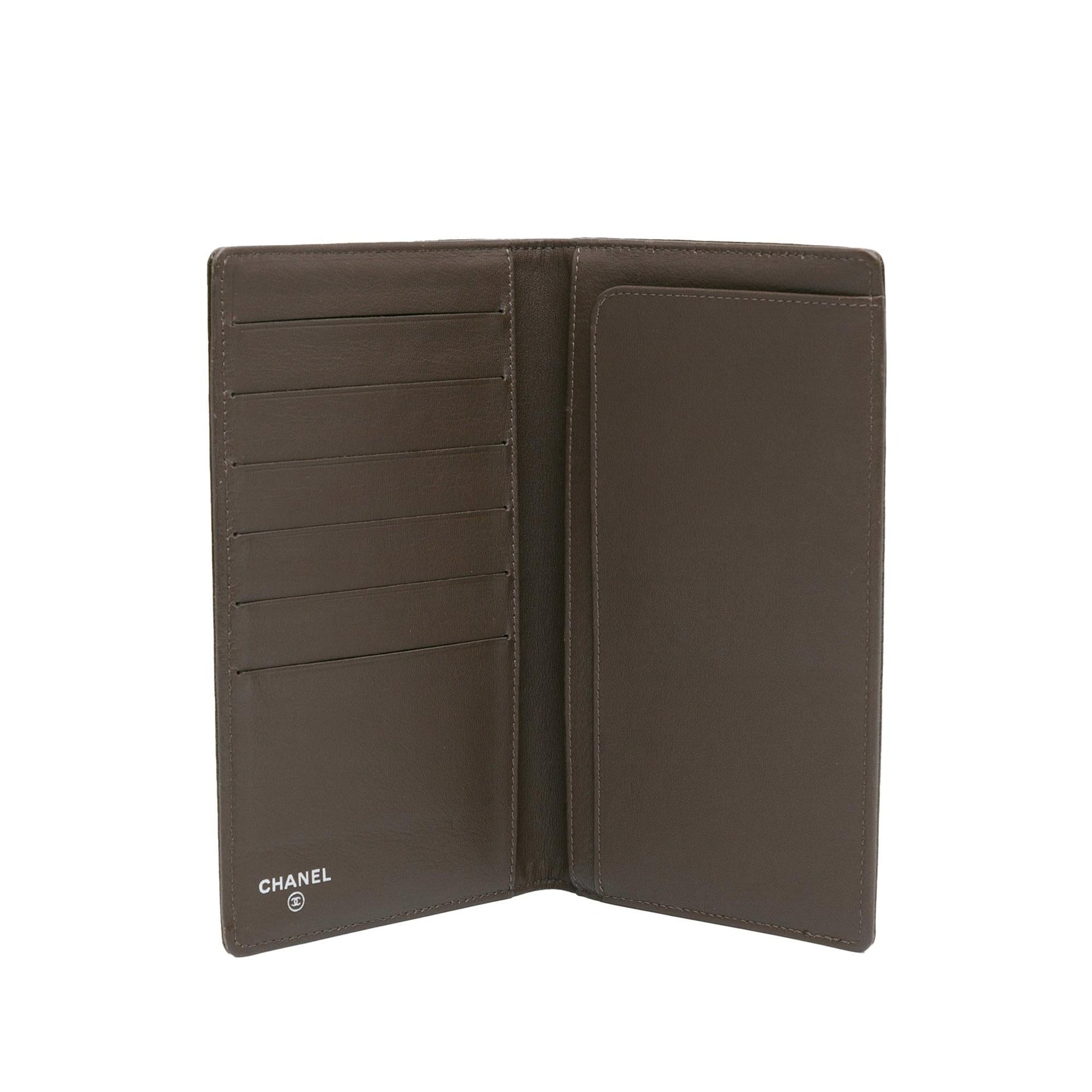 Chanel CC Calfskin Bifold Wallet (SHG-CUFpzY)