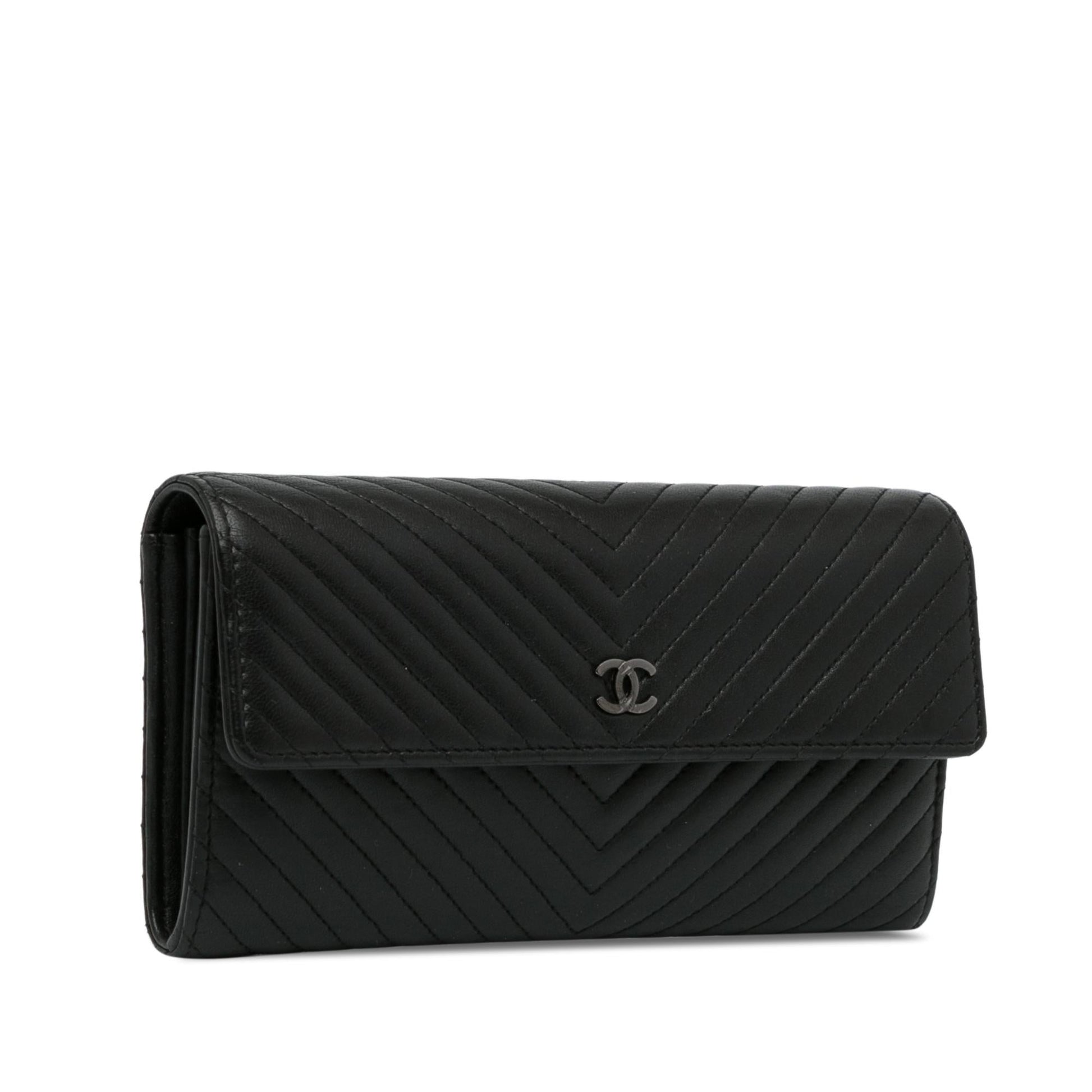 Chanel CC Chevron Lambskin Long Wallet (SHG-GJrUFh)
