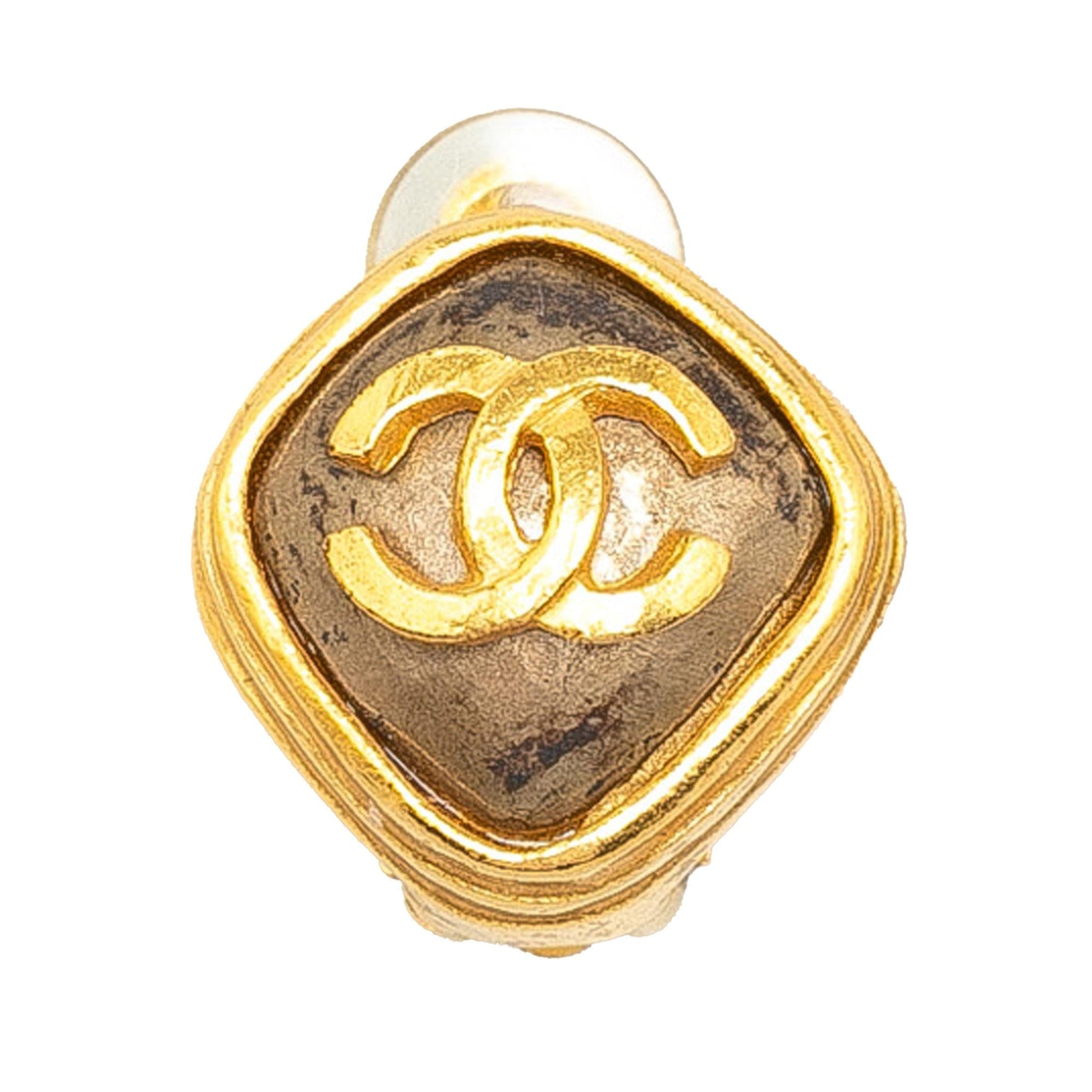 Chanel Cc Clip On Earrings (Shg-O6Zn0B)