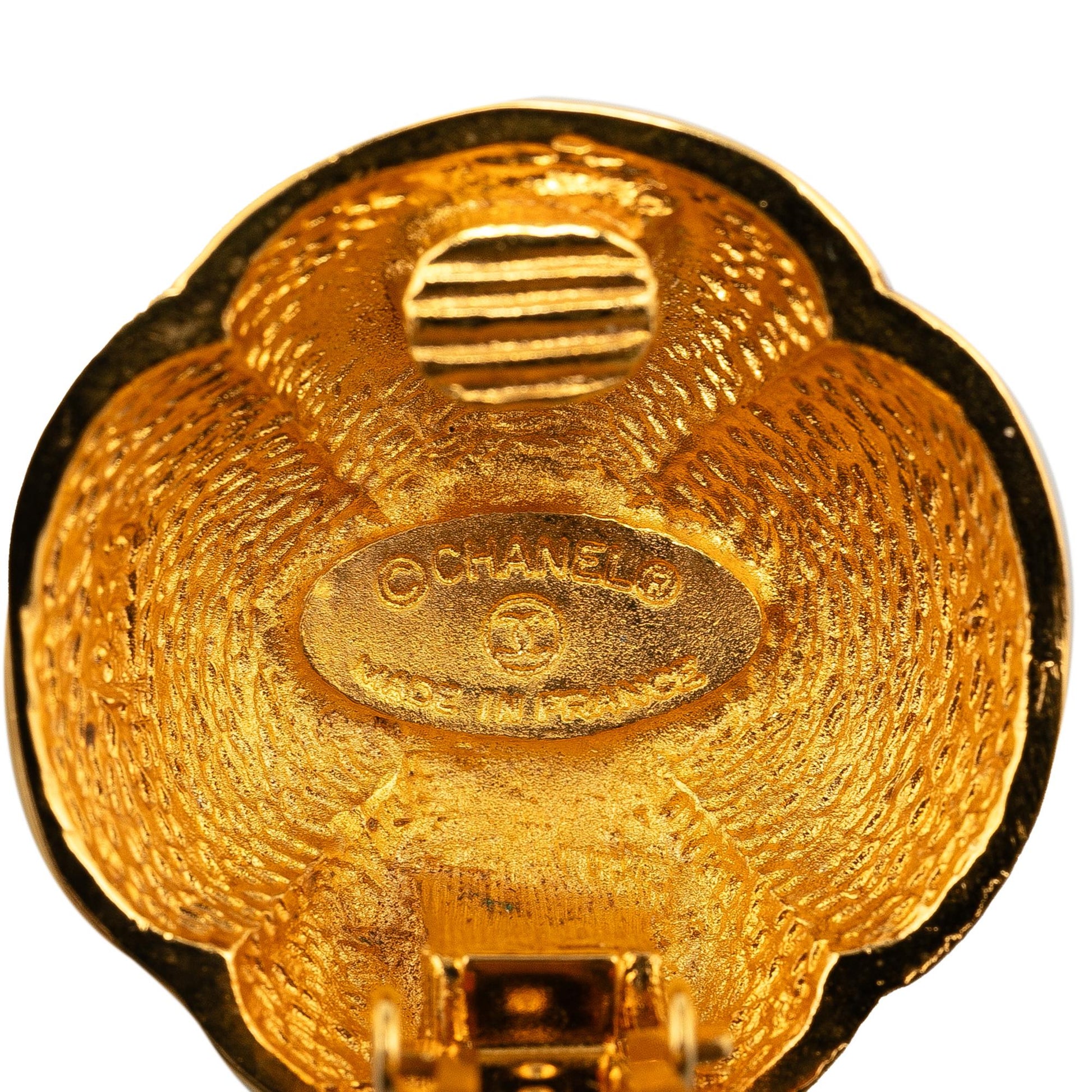 Chanel Cc Clip On Earrings (Shg-Ozaufo)