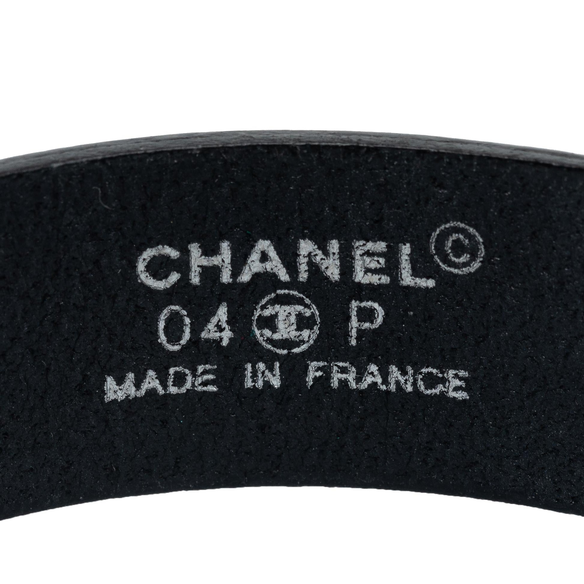 Chanel CC Leather Bracelet (SHG-2iL8dU)