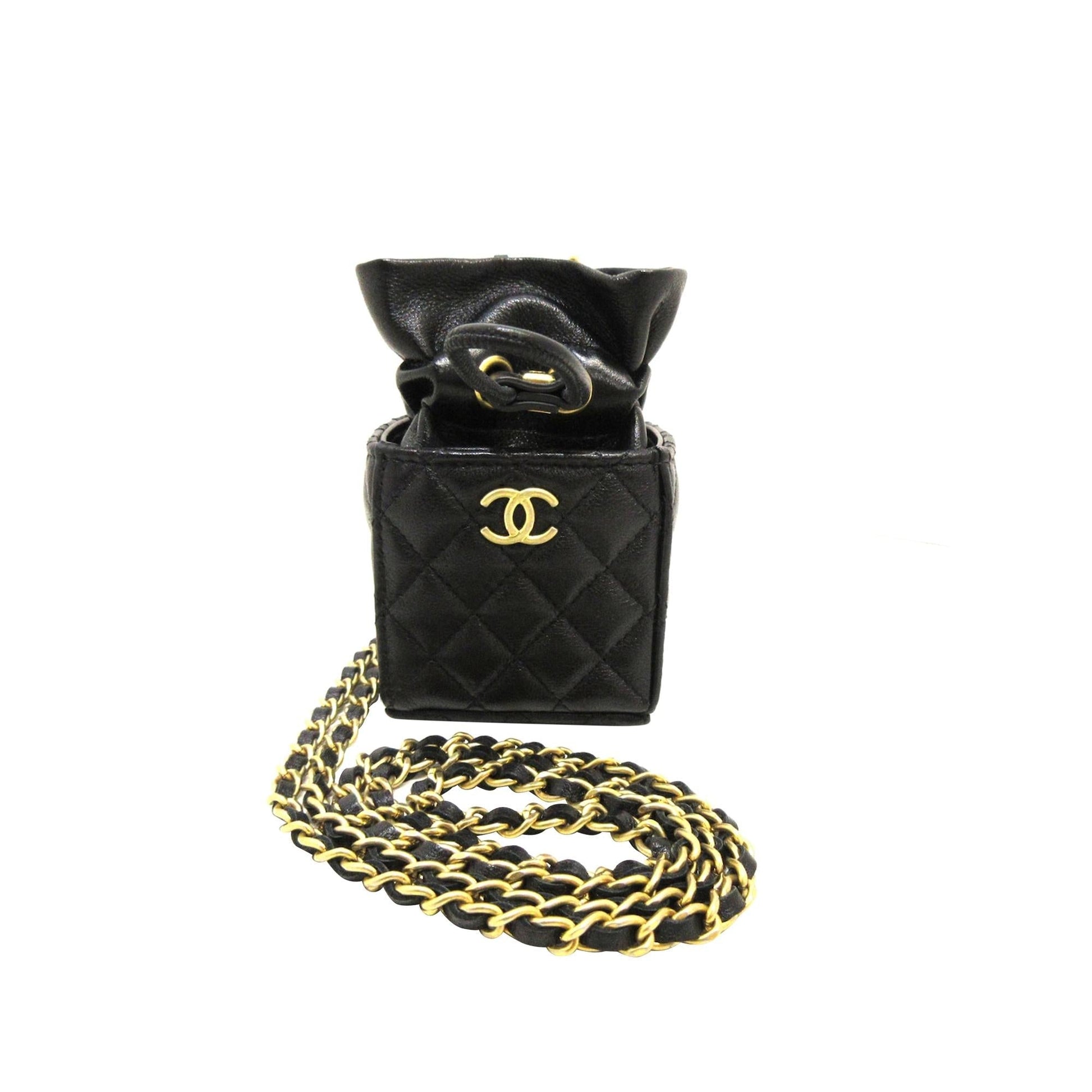 Chanel CC Matelasse Drawstring Bucket SHG-yrlpy9 Jewelry