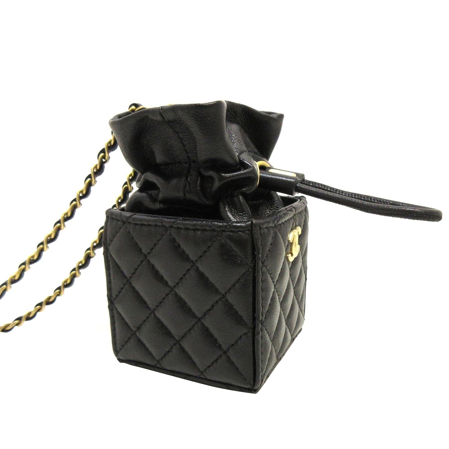 Chanel CC Matelasse Drawstring Bucket SHG-yrlpy9 Jewelry